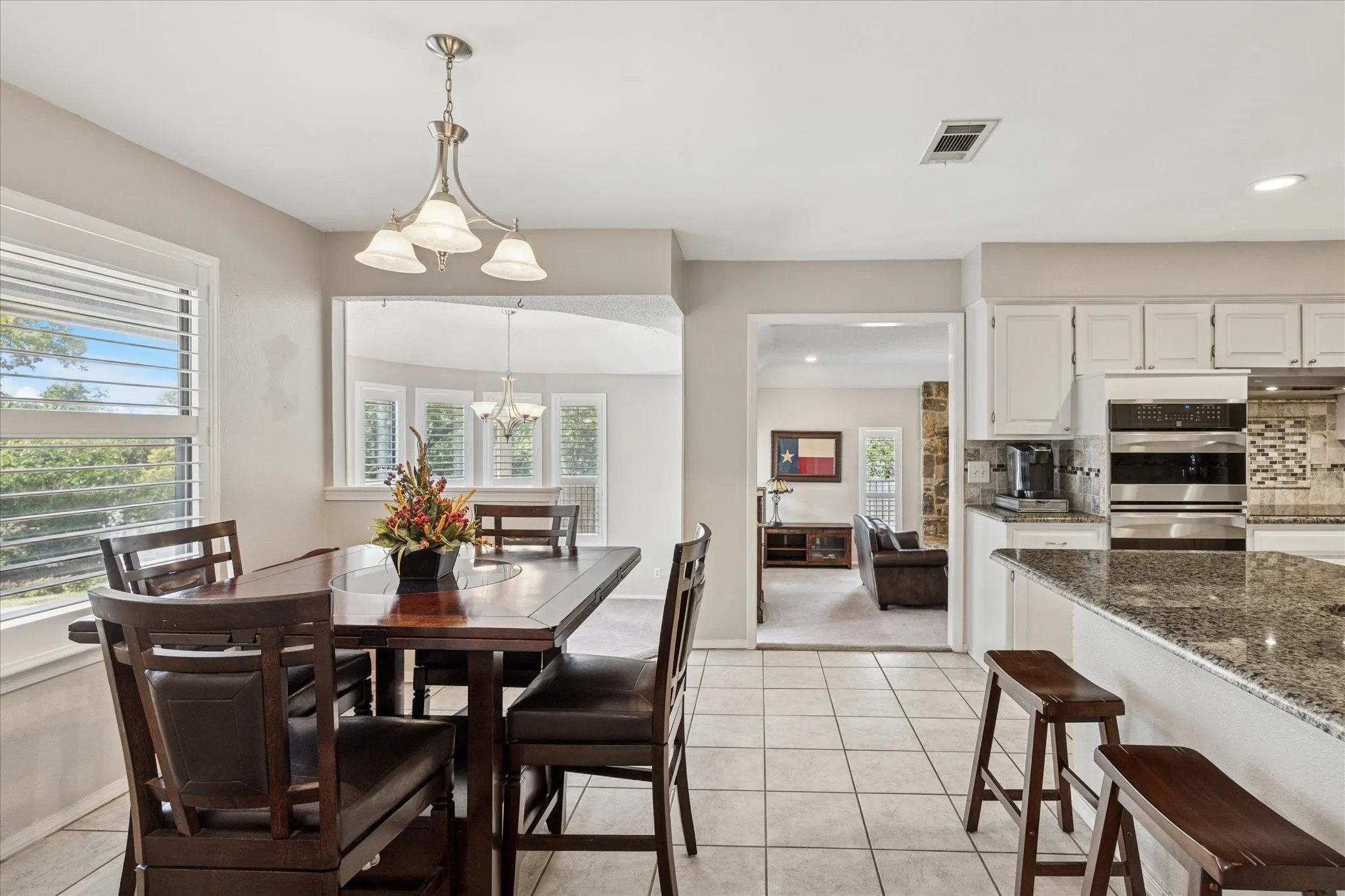Single Family Residence For Sale in Tarrant County , 2618 Keystone Drive, Arlington, Texas 76006, 3 Bedroom, 2 Bathroom, 2 Garage spaces, 2,394 Sqft, built in 1978, mls#21290395, Real Estate Agent in Arlington, Homes For Sale in Tarrant county, Homes For Sale in Arlington, Realtor in Arlington Texas, Real Estate Brokerage Independent Realty Texas, Luminita Cordes Realtor