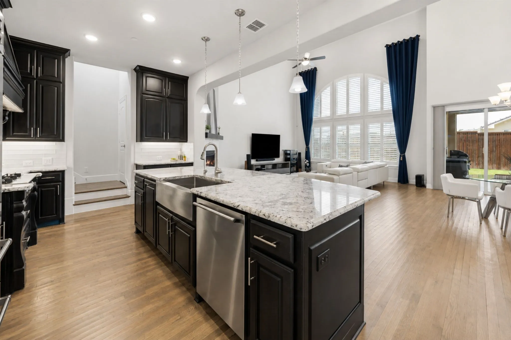 Single Family Residence For Sale in Collin County , 13590 Tim Tam Circle, Frisco, Texas 75035, 5 Bedroom, 6 Bathroom, 3 Garage spaces, 5,547 Sqft, built in 2020, mls#21288024, Real Estate Agent in Frisco, Homes For Sale in Collin county, Homes For Sale in Frisco, Realtor in Frisco Texas, Real Estate Brokerage Independent Realty Texas, Luminita Cordes Realtor