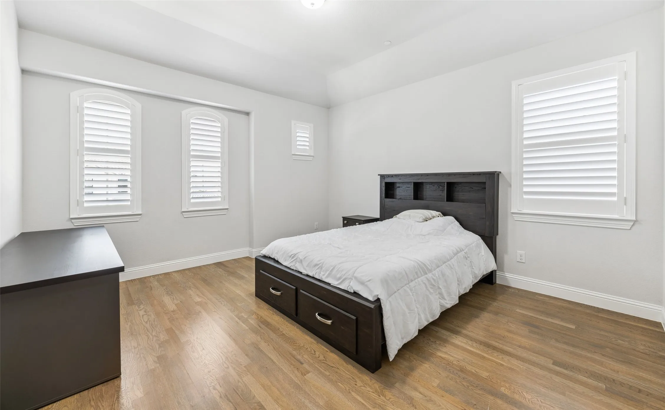 Single Family Residence For Sale in Collin County , 13590 Tim Tam Circle, Frisco, Texas 75035, 5 Bedroom, 6 Bathroom, 3 Garage spaces, 5,547 Sqft, built in 2020, mls#21288024, Real Estate Agent in Frisco, Homes For Sale in Collin county, Homes For Sale in Frisco, Realtor in Frisco Texas, Real Estate Brokerage Independent Realty Texas, Luminita Cordes Realtor