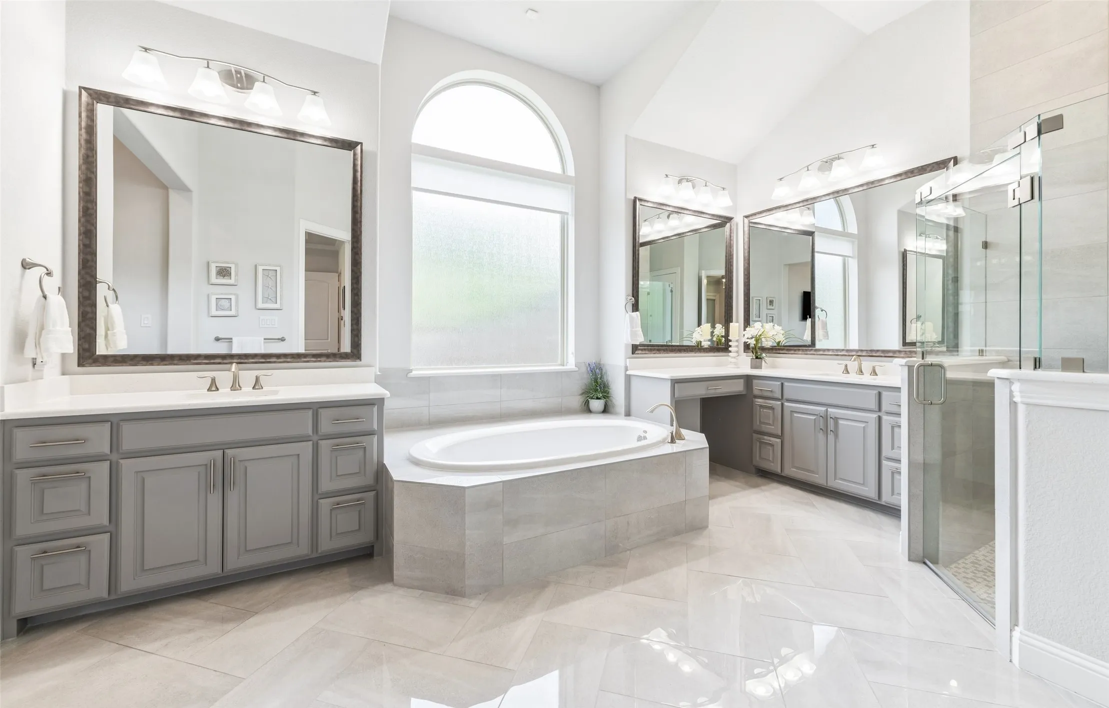 Single Family Residence For Sale in Collin County , 13590 Tim Tam Circle, Frisco, Texas 75035, 5 Bedroom, 6 Bathroom, 3 Garage spaces, 5,547 Sqft, built in 2020, mls#21288024, Real Estate Agent in Frisco, Homes For Sale in Collin county, Homes For Sale in Frisco, Realtor in Frisco Texas, Real Estate Brokerage Independent Realty Texas, Luminita Cordes Realtor