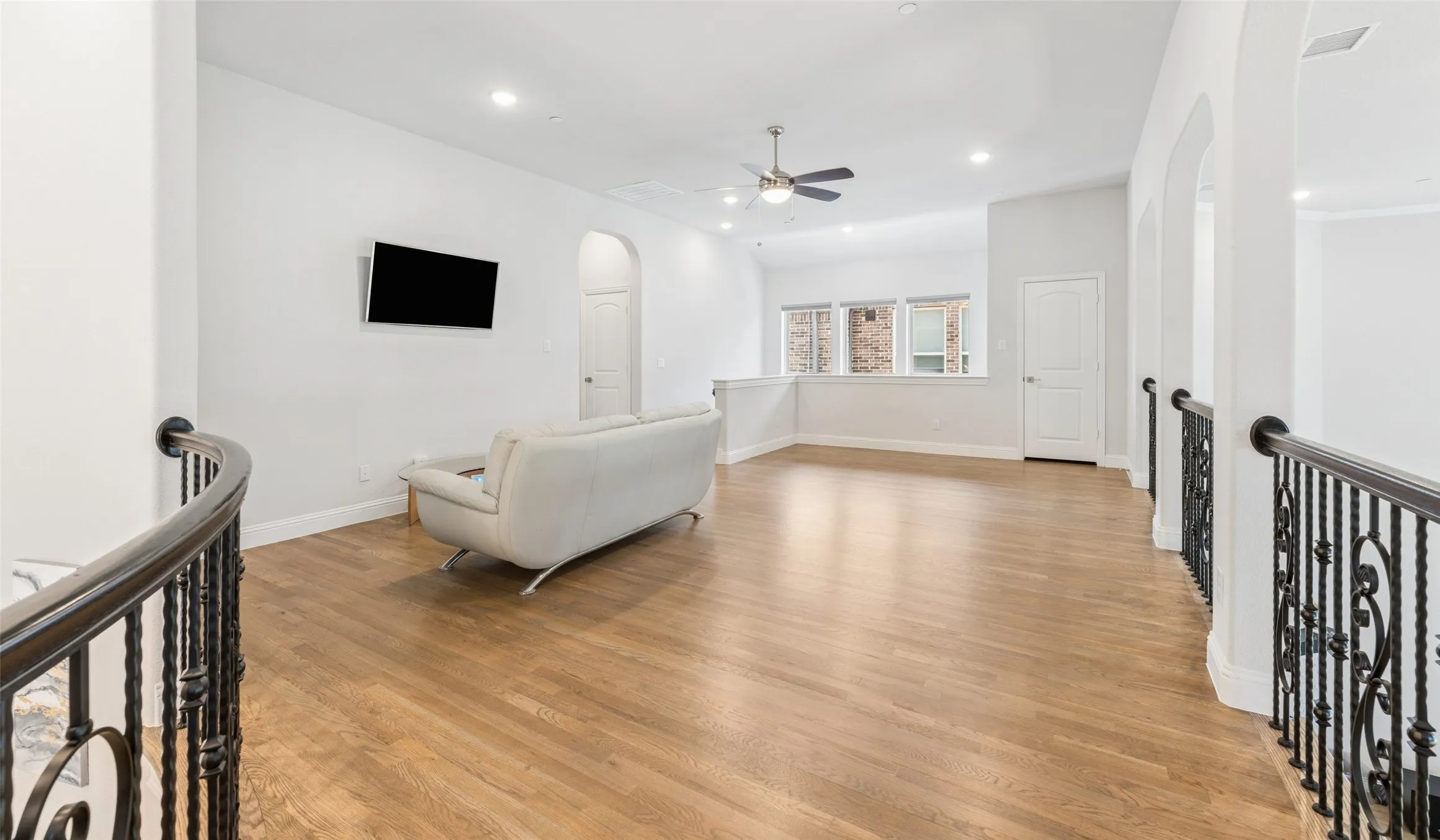 Single Family Residence For Sale in Collin County , 13590 Tim Tam Circle, Frisco, Texas 75035, 5 Bedroom, 6 Bathroom, 3 Garage spaces, 5,547 Sqft, built in 2020, mls#21288024, Real Estate Agent in Frisco, Homes For Sale in Collin county, Homes For Sale in Frisco, Realtor in Frisco Texas, Real Estate Brokerage Independent Realty Texas, Luminita Cordes Realtor