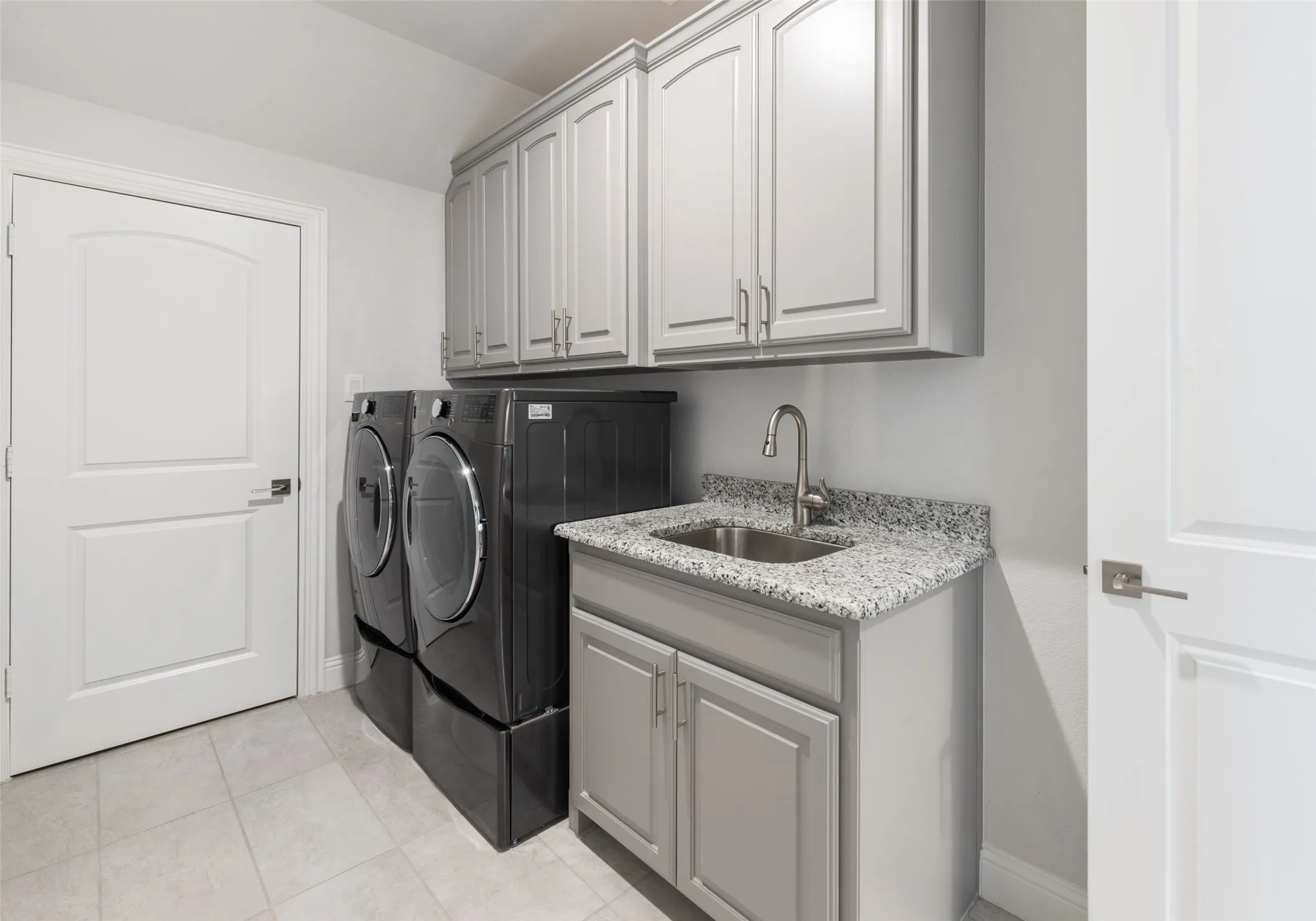 Single Family Residence For Sale in Collin County , 13590 Tim Tam Circle, Frisco, Texas 75035, 5 Bedroom, 6 Bathroom, 3 Garage spaces, 5,547 Sqft, built in 2020, mls#21288024, Real Estate Agent in Frisco, Homes For Sale in Collin county, Homes For Sale in Frisco, Realtor in Frisco Texas, Real Estate Brokerage Independent Realty Texas, Luminita Cordes Realtor