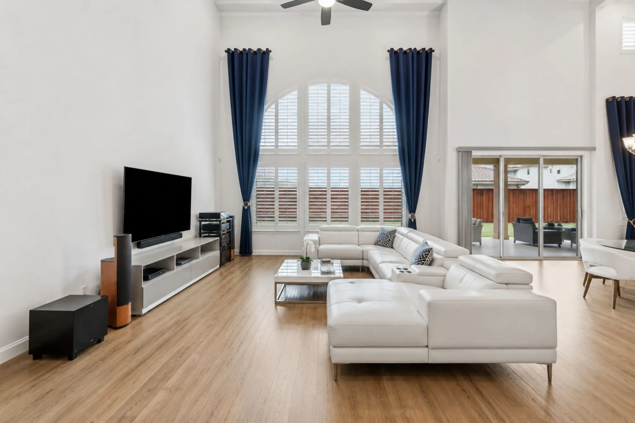 Single Family Residence For Sale in Collin County , 13590 Tim Tam Circle, Frisco, Texas 75035, 5 Bedroom, 6 Bathroom, 3 Garage spaces, 5,547 Sqft, built in 2020, mls#21288024, Real Estate Agent in Frisco, Homes For Sale in Collin county, Homes For Sale in Frisco, Realtor in Frisco Texas, Real Estate Brokerage Independent Realty Texas, Luminita Cordes Realtor