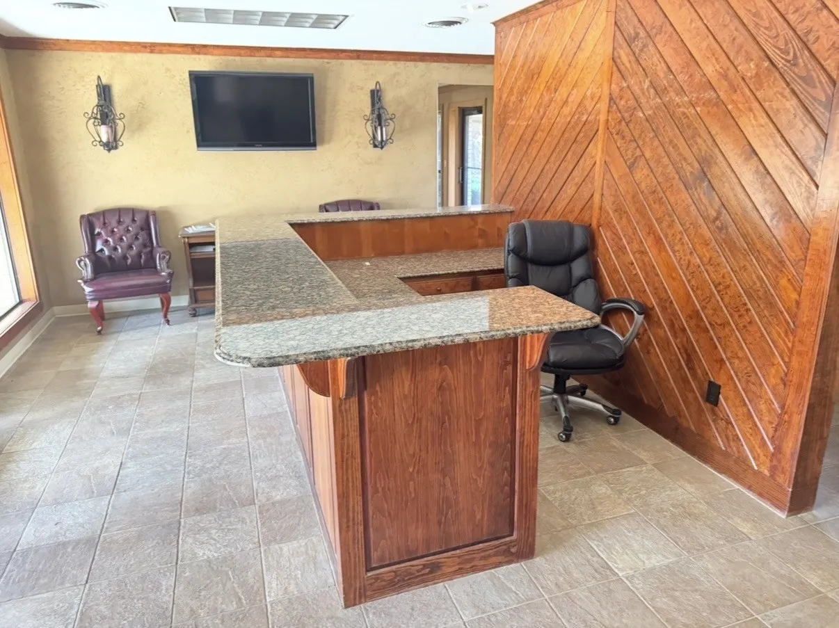 Office For Rent in Hopkins County , 903 Interstate Highway 30 E, Sulphur Springs, Texas 75482, 0, 0, Garage spaces, 8,378 Sqft, built in 1980, Price $900, mls#21290745, Real Estate Agent in Sulphur Springs, Homes For Rent in Hopkins county, Homes For Rent in Sulphur Springs, Realtor in Sulphur Springs Texas, Real Estate Brokerage Independent Realty Texas, Luminita Cordes Realtor