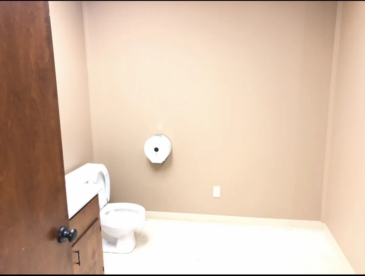 Office For Rent in Hopkins County , 903 Interstate Highway 30 E, Sulphur Springs, Texas 75482, 0, 0, Garage spaces, 8,378 Sqft, built in 1980, Price $900, mls#21290745, Real Estate Agent in Sulphur Springs, Homes For Rent in Hopkins county, Homes For Rent in Sulphur Springs, Realtor in Sulphur Springs Texas, Real Estate Brokerage Independent Realty Texas, Luminita Cordes Realtor