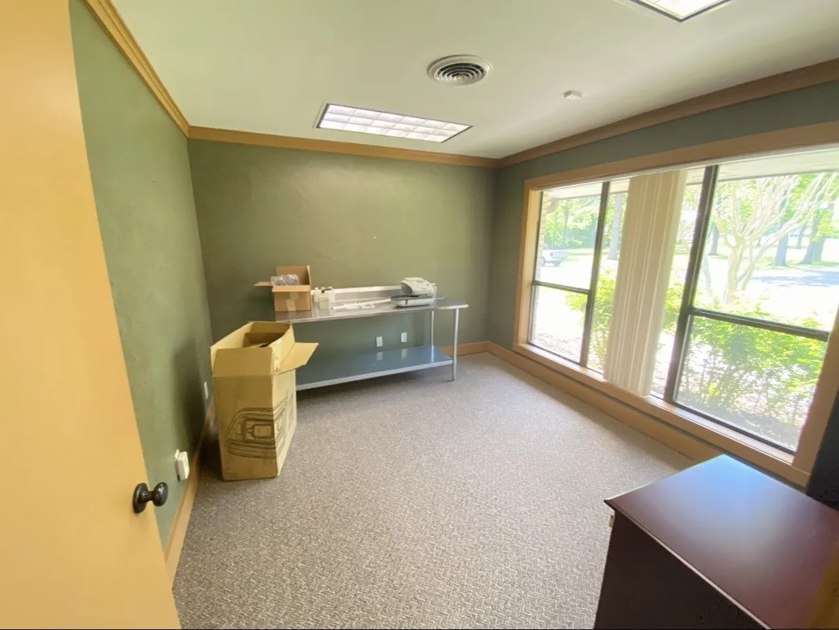 Office For Rent in Hopkins County , 903 Interstate Highway 30 E, Sulphur Springs, Texas 75482, 0, 0, Garage spaces, 8,378 Sqft, built in 1980, Price $900, mls#21290745, Real Estate Agent in Sulphur Springs, Homes For Rent in Hopkins county, Homes For Rent in Sulphur Springs, Realtor in Sulphur Springs Texas, Real Estate Brokerage Independent Realty Texas, Luminita Cordes Realtor