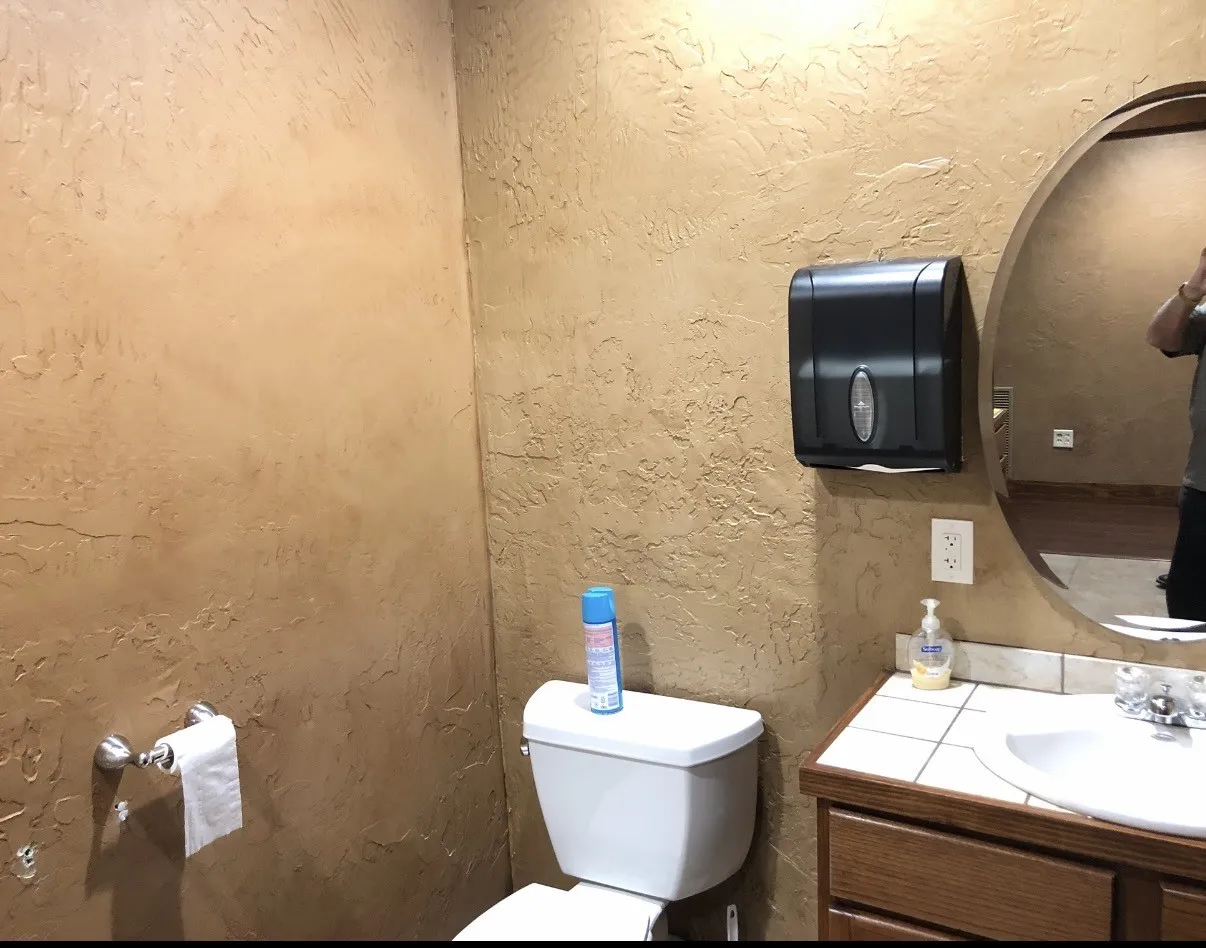 Office For Rent in Hopkins County , 903 Interstate Highway 30 E, Sulphur Springs, Texas 75482, 0, 0, Garage spaces, 8,378 Sqft, built in 1980, Price $900, mls#21290745, Real Estate Agent in Sulphur Springs, Homes For Rent in Hopkins county, Homes For Rent in Sulphur Springs, Realtor in Sulphur Springs Texas, Real Estate Brokerage Independent Realty Texas, Luminita Cordes Realtor