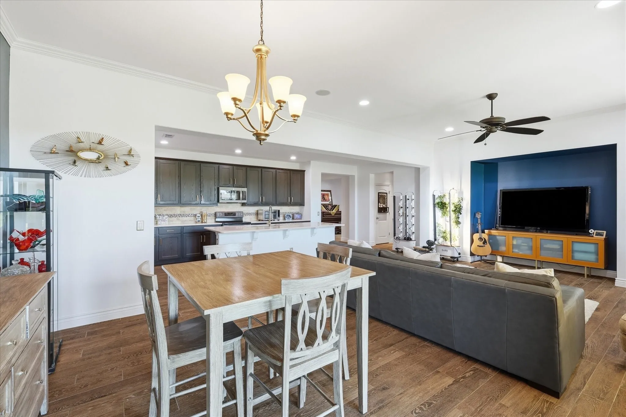 Single Family Residence For Sale in Denton County , 10121 Obsidian Drive, Denton, Texas 76207, 2 Bedroom, 2 Bathroom, 2 Garage spaces, 1,741 Sqft, built in 2016, mls#21274489, Real Estate Agent in Denton, Homes For Sale in Denton county, Homes For Sale in Denton, Realtor in Denton Texas, Real Estate Brokerage Independent Realty Texas, Luminita Cordes Realtor