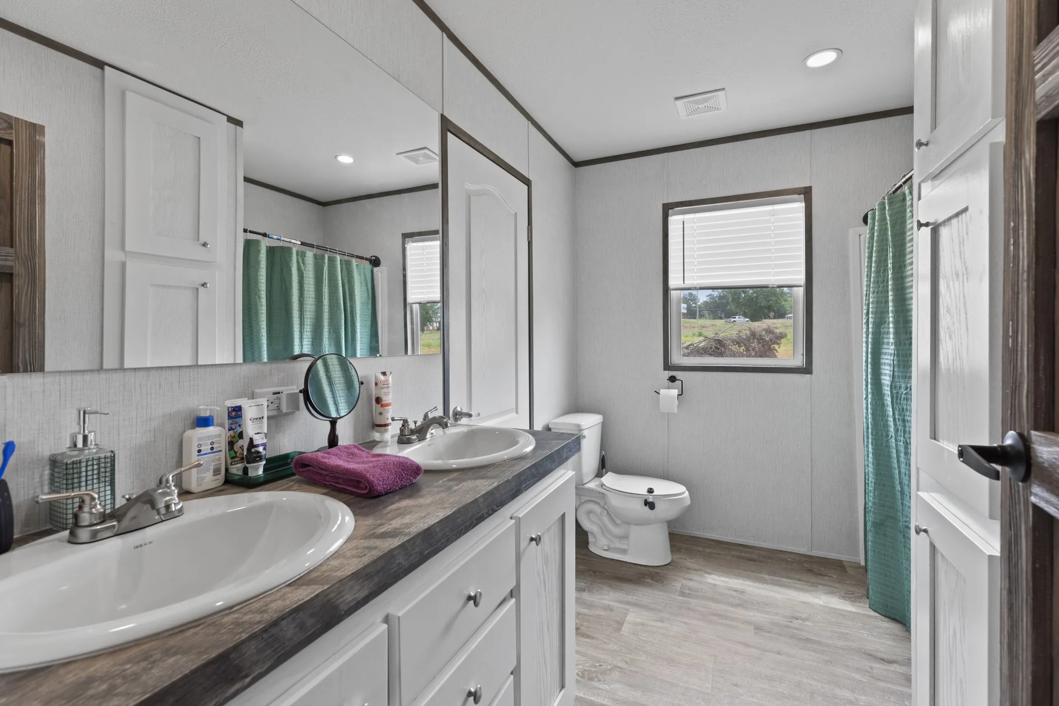 Manufactured Home For Sale in Smith County , 18422 County Road 322, Tyler, Texas 75706, 3 Bedroom, 2 Bathroom, Garage spaces, 1,680 Sqft, built in 2025, mls#21291416, Real Estate Agent in Tyler, Homes For Sale in Smith county, Homes For Sale in Tyler, Realtor in Tyler Texas, Real Estate Brokerage Independent Realty Texas, Luminita Cordes Realtor