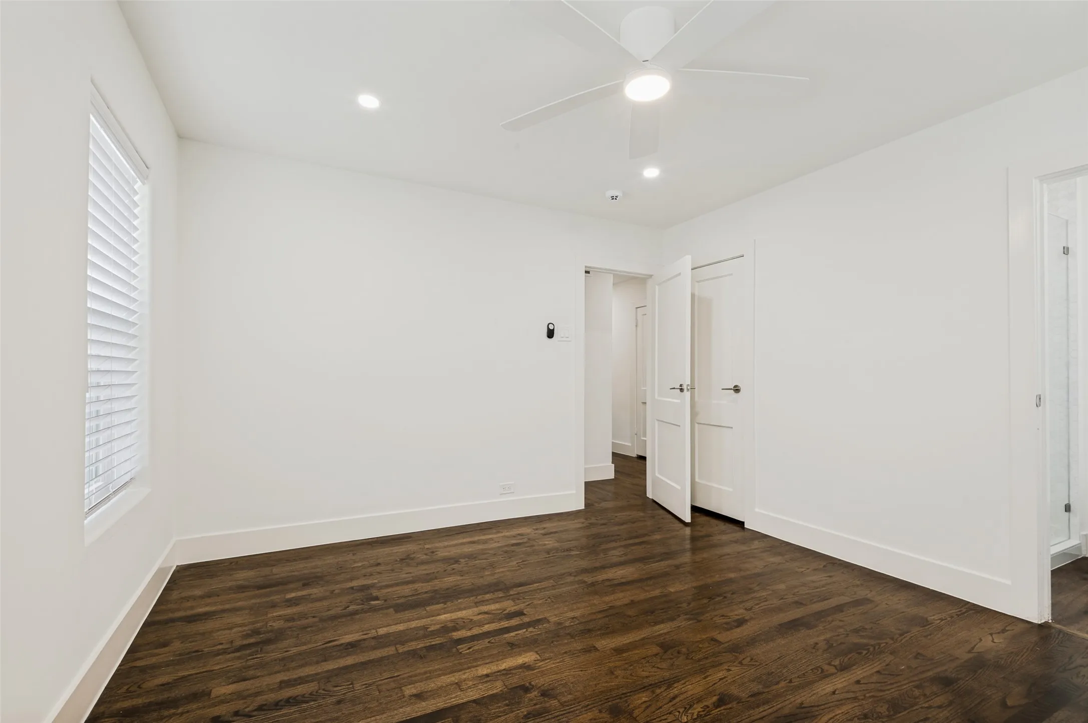 Duplex For Rent in Dallas County , 4425 Emerson Avenue, University Park, Texas 75205, 3 Bedrooms, 2 Bathrooms, Garage spaces, 1,895 Sqft, built in 1937, Price $5,500, mls#21291421, Real Estate Agent in University Park, Homes For Rent in Dallas county, Homes For Rent in University Park, Realtor in University Park Texas, Real Estate Brokerage Independent Realty Texas, Luminita Cordes Realtor
