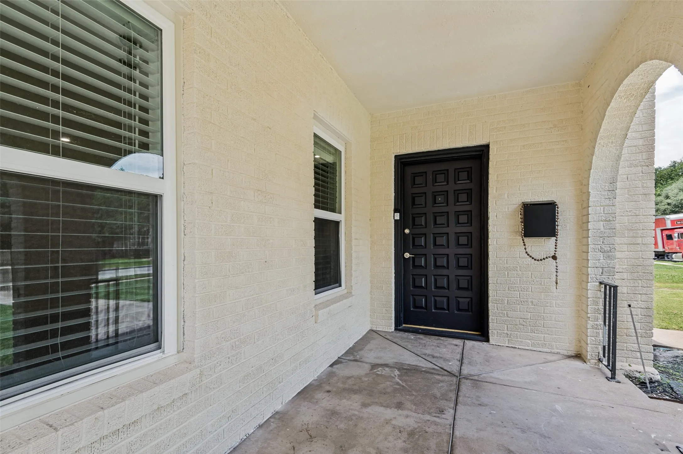 Duplex For Rent in Dallas County , 4425 Emerson Avenue, University Park, Texas 75205, 3 Bedrooms, 2 Bathrooms, Garage spaces, 1,895 Sqft, built in 1937, Price $5,500, mls#21291421, Real Estate Agent in University Park, Homes For Rent in Dallas county, Homes For Rent in University Park, Realtor in University Park Texas, Real Estate Brokerage Independent Realty Texas, Luminita Cordes Realtor