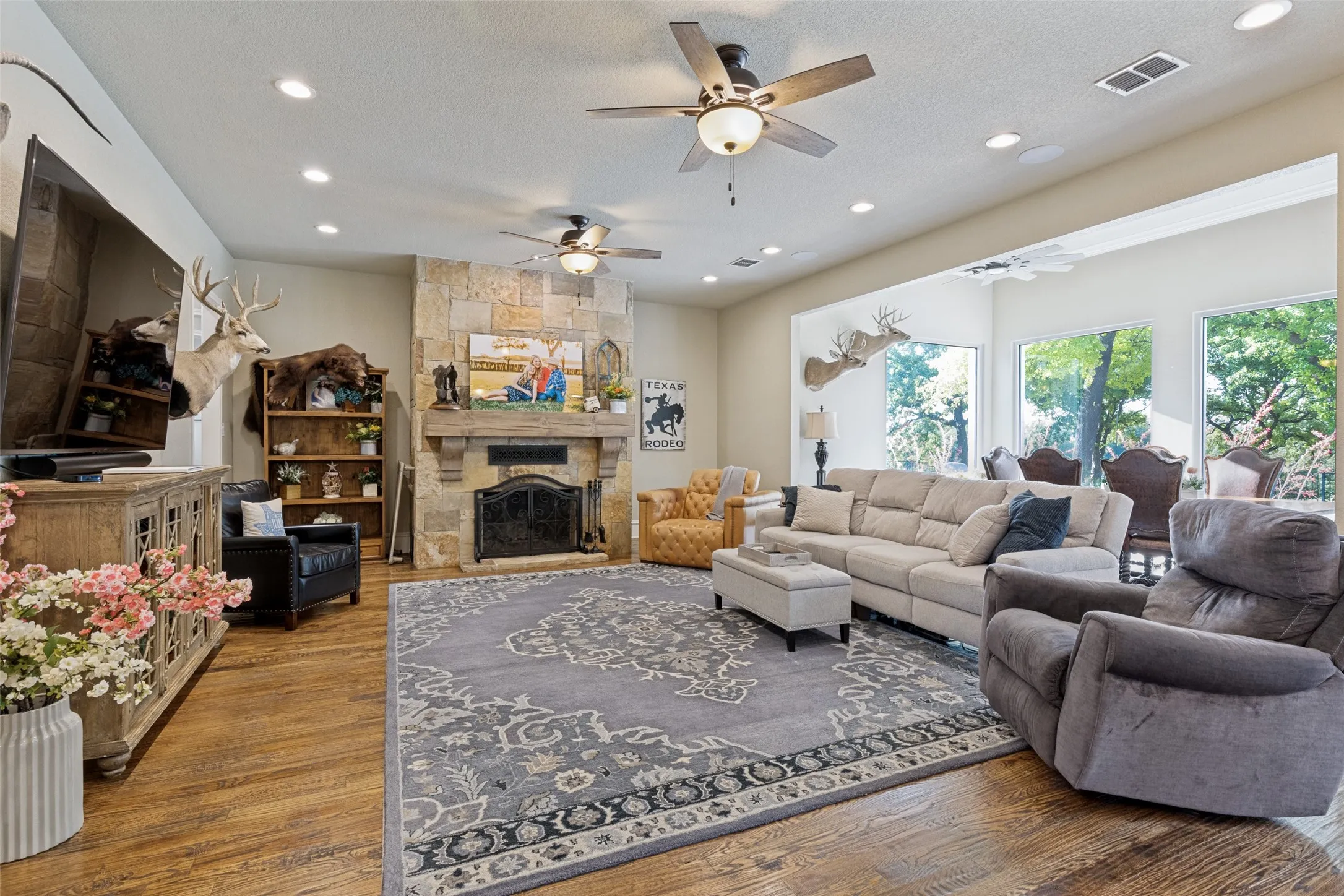 Farm For Sale in Wise County , 1148 County Road 1591, Alvord, Texas 76225, 4 Bedroom, 5 Bathroom, 3 Garage spaces, 4,600 Sqft, built in 2000, mls#21287264, Real Estate Agent in Alvord, Homes For Sale in Wise county, Homes For Sale in Alvord, Realtor in Alvord Texas, Real Estate Brokerage Independent Realty Texas, Luminita Cordes Realtor