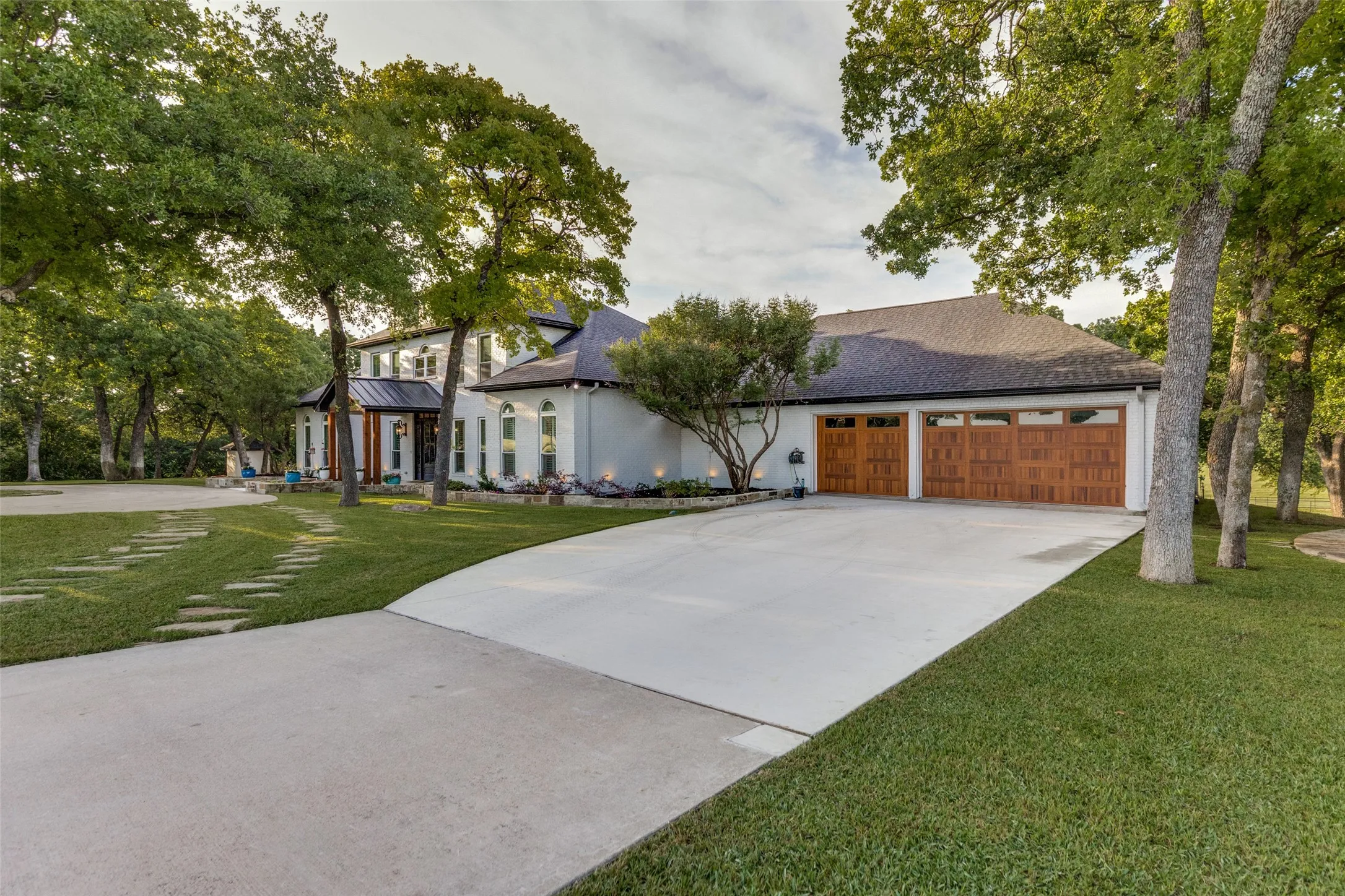 Farm For Sale in Wise County , 1148 County Road 1591, Alvord, Texas 76225, 4 Bedroom, 5 Bathroom, 3 Garage spaces, 4,600 Sqft, built in 2000, mls#21287264, Real Estate Agent in Alvord, Homes For Sale in Wise county, Homes For Sale in Alvord, Realtor in Alvord Texas, Real Estate Brokerage Independent Realty Texas, Luminita Cordes Realtor