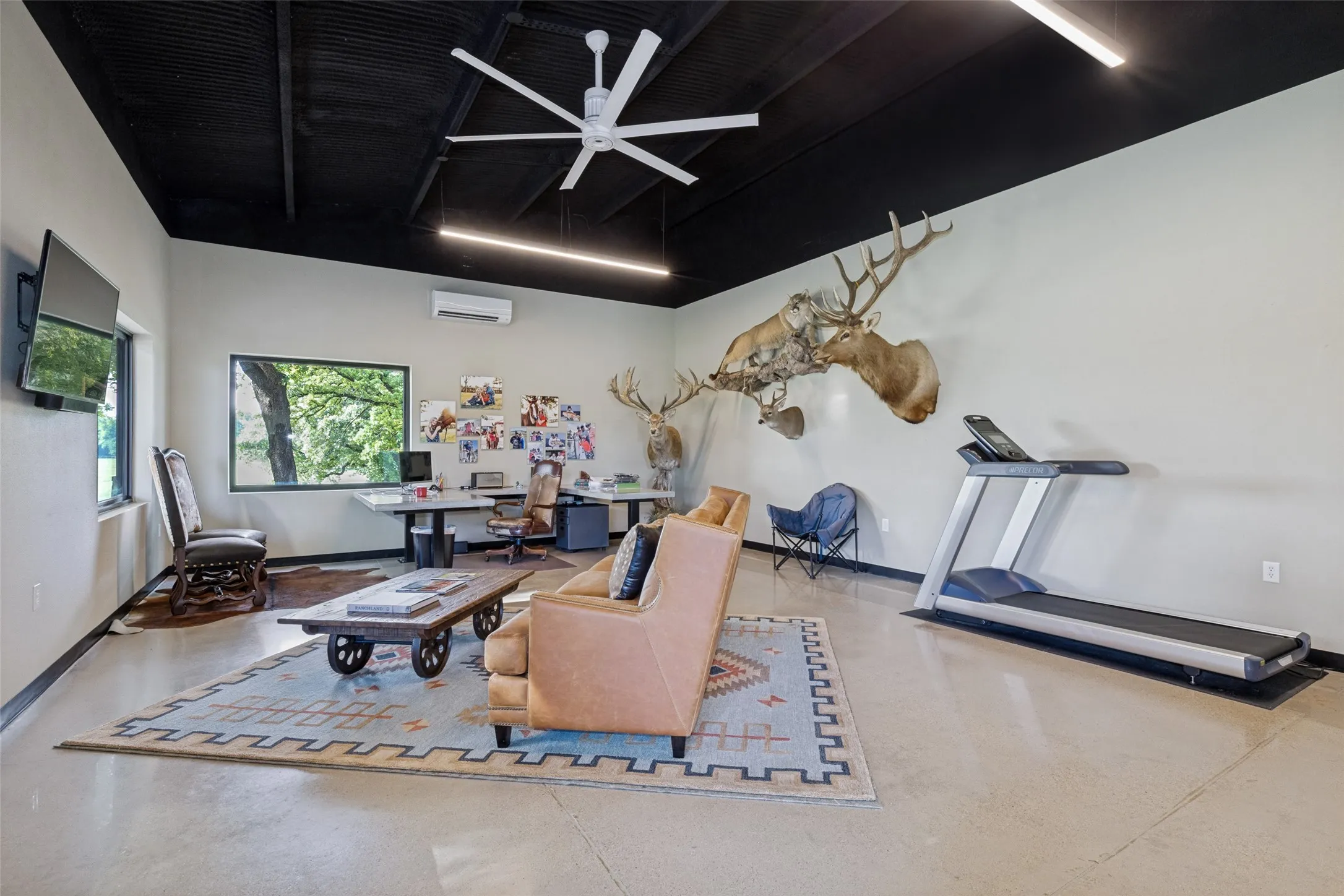 Farm For Sale in Wise County , 1148 County Road 1591, Alvord, Texas 76225, 4 Bedroom, 5 Bathroom, 3 Garage spaces, 4,600 Sqft, built in 2000, mls#21287264, Real Estate Agent in Alvord, Homes For Sale in Wise county, Homes For Sale in Alvord, Realtor in Alvord Texas, Real Estate Brokerage Independent Realty Texas, Luminita Cordes Realtor
