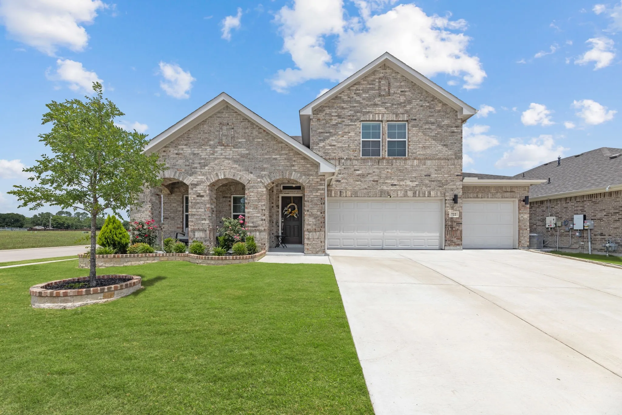Single Family Residence For Sale in Kaufman County , 722 Cari Lane, Forney, Texas 75126, 4 Bedroom, 4 Bathroom, 3 Garage spaces, 3,202 Sqft, built in 2023, mls#21287593, Real Estate Agent in Forney, Homes For Sale in Kaufman county, Homes For Sale in Forney, Realtor in Forney Texas, Real Estate Brokerage Independent Realty Texas, Luminita Cordes Realtor