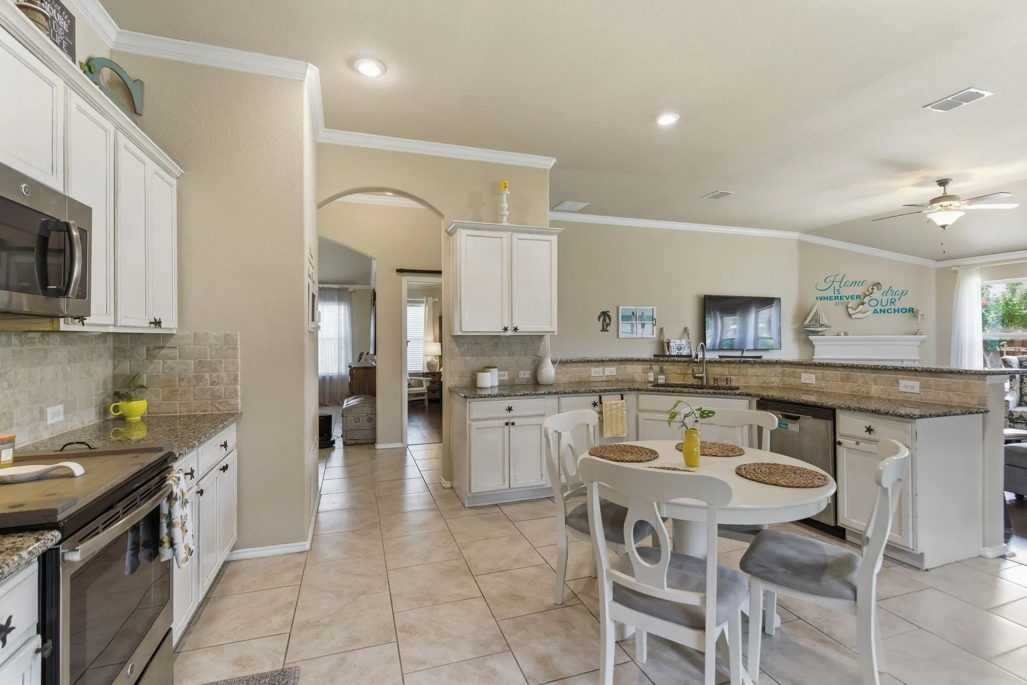Single Family Residence For Sale in Denton County , 5100 Texana Drive, Frisco, Texas 75036, 4 Bedroom, 2 Bathroom, 2 Garage spaces, 1,999 Sqft, built in 2016, mls#21288793, Real Estate Agent in Frisco, Homes For Sale in Denton county, Homes For Sale in Frisco, Realtor in Frisco Texas, Real Estate Brokerage Independent Realty Texas, Luminita Cordes Realtor