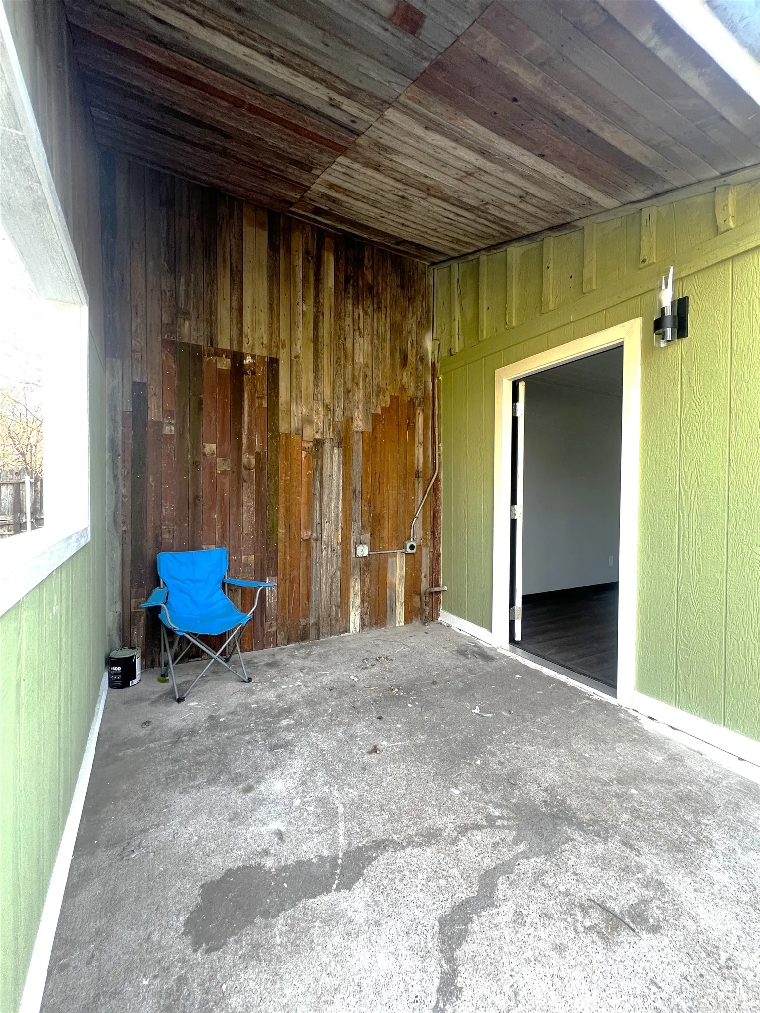 Single Family Residence For Rent in Tarrant County , 5205 Calloway Street B, Sansom Park, Texas 76114, 1 Bedroom, 1 Bathroom, Garage spaces, 576 Sqft, built in 1940, mls#21291444, Real Estate Agent in Sansom Park, Homes For Rent in Tarrant county, Homes For Rent in Sansom Park, Realtor in Sansom Park Texas, Real Estate Brokerage Independent Realty Texas, Luminita Cordes Realtor