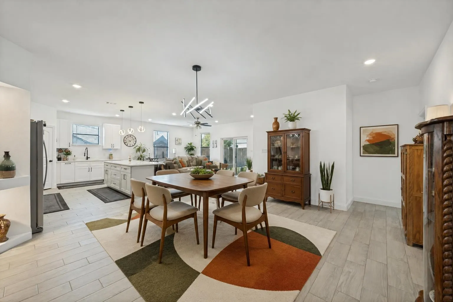 Virtually staged dining area
