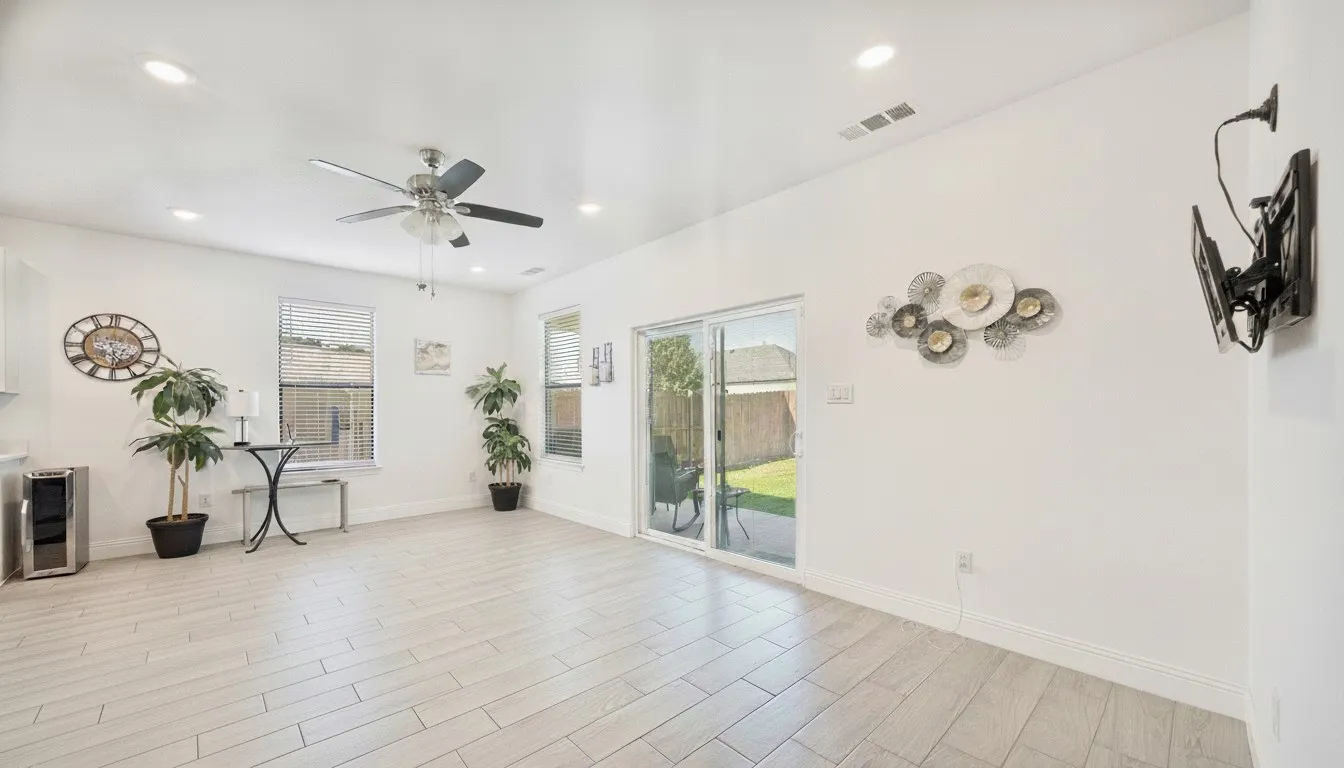 Single Family Residence For Sale in Hood County , 2404 Beverly Drive, Granbury, Texas 76048, 3 Bedroom, 2 Bathroom, 2 Garage spaces, 1,646 Sqft, built in 2023, mls#21287326, Real Estate Agent in Granbury, Homes For Sale in Hood county, Homes For Sale in Granbury, Realtor in Granbury Texas, Real Estate Brokerage Independent Realty Texas, Luminita Cordes Realtor