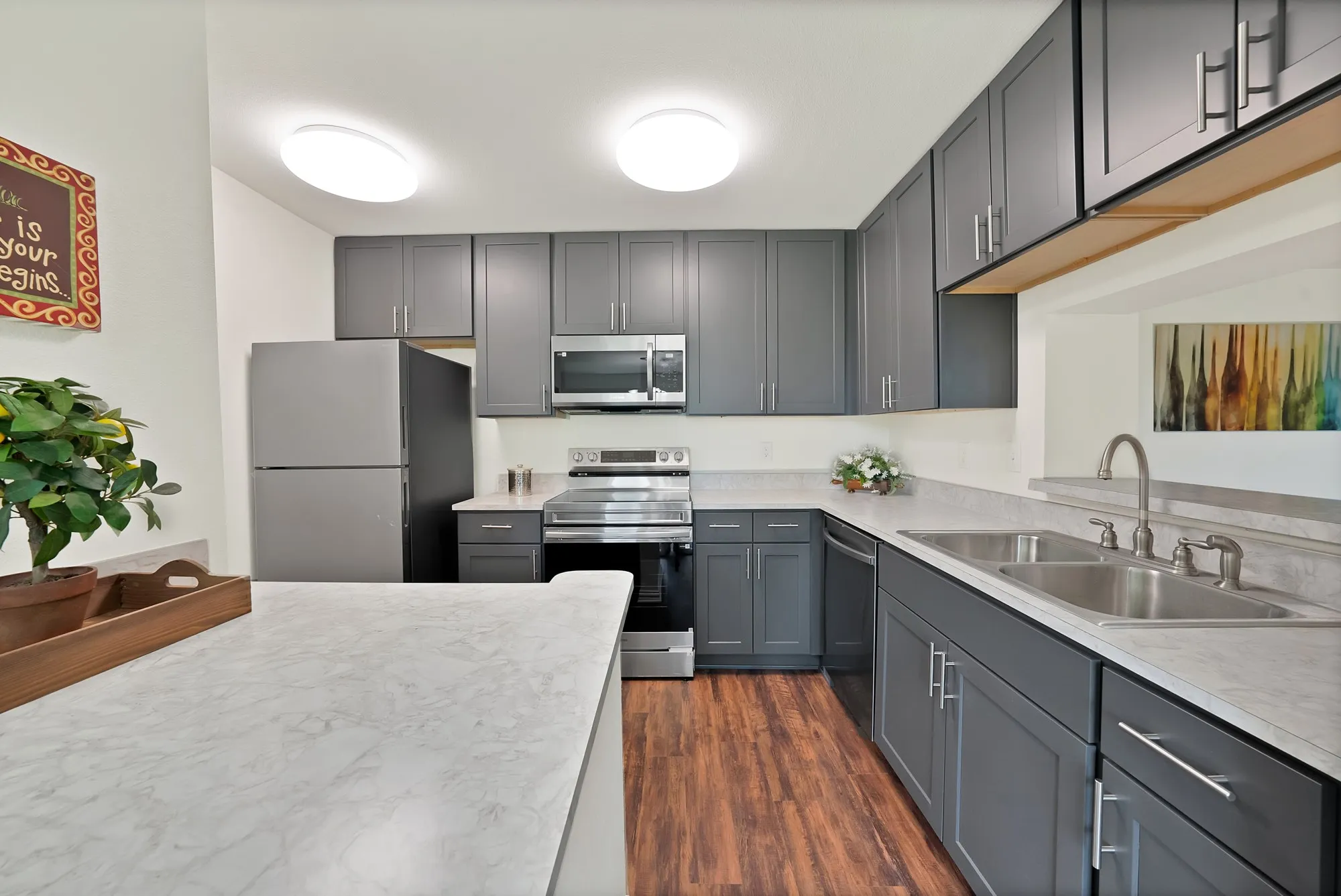Condominium For Sale in Tarrant County , 1204 Calico Lane 712, Arlington, Texas 76011, 2 Bedroom, 2 Bathroom, Garage spaces, 1,229 Sqft, built in 1981, mls#21287398, Real Estate Agent in Arlington, Homes For Sale in Tarrant county, Homes For Sale in Arlington, Realtor in Arlington Texas, Real Estate Brokerage Independent Realty Texas, Luminita Cordes Realtor