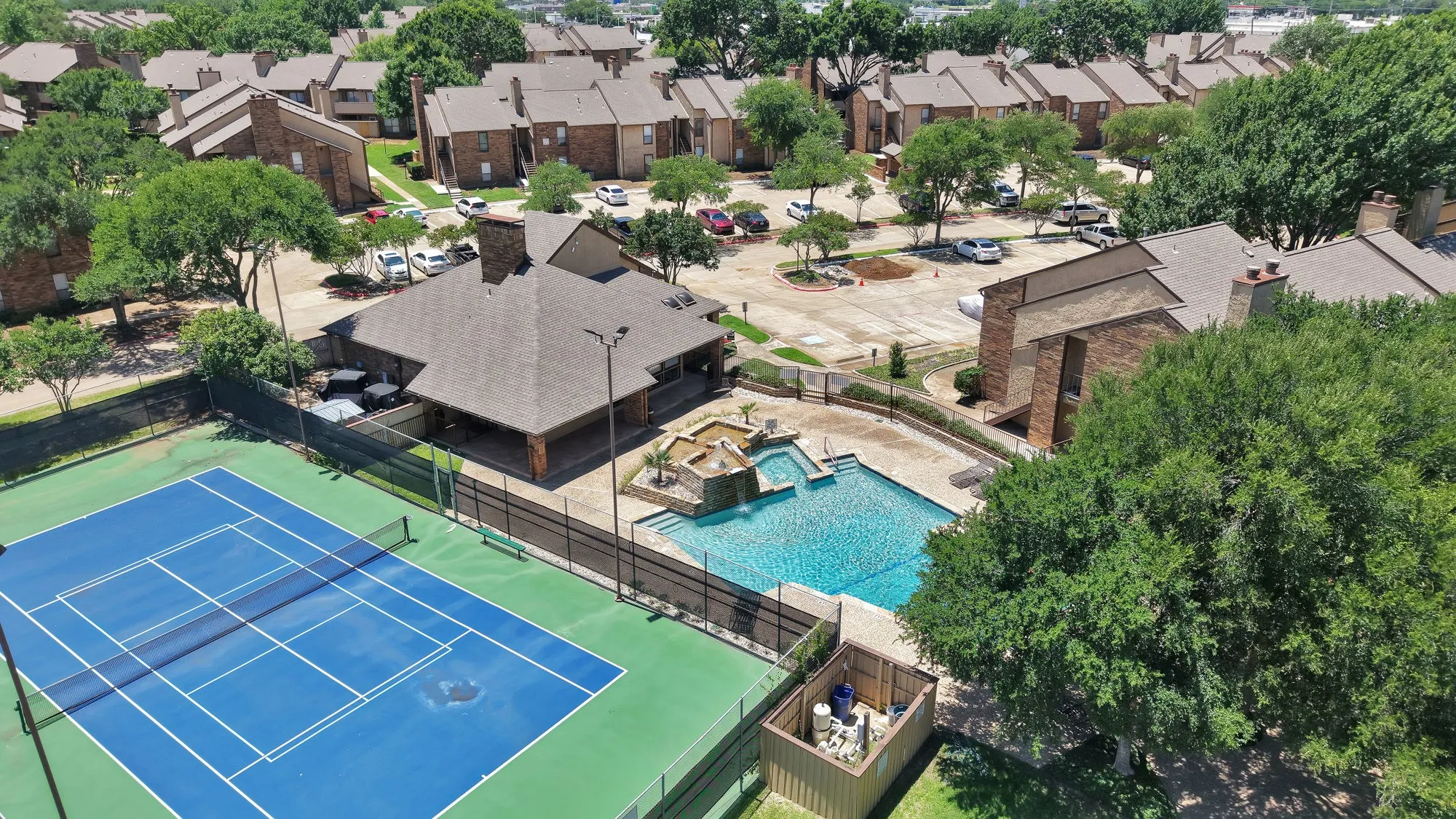 tennis \ pickle ball courts