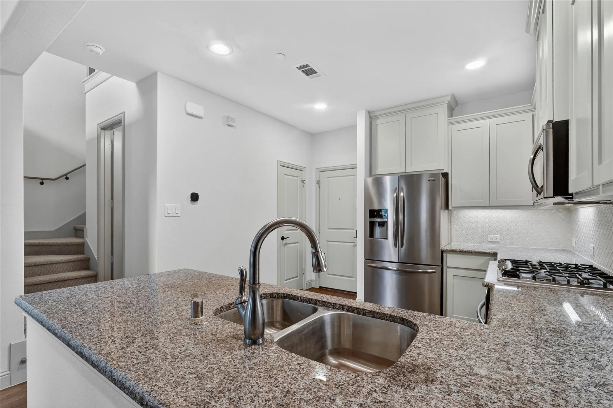 Townhouse For Sale in Collin County , 7004 Huckleberry Drive, Mc Kinney, Texas 75070, 2 Bedroom, 3 Bathroom, 2 Garage spaces, 1,526 Sqft, built in 2017, mls#21291170, Real Estate Agent in Mc Kinney, Homes For Sale in Collin county, Homes For Sale in Mc Kinney, Realtor in Mc Kinney Texas, Real Estate Brokerage Independent Realty Texas, Luminita Cordes Realtor