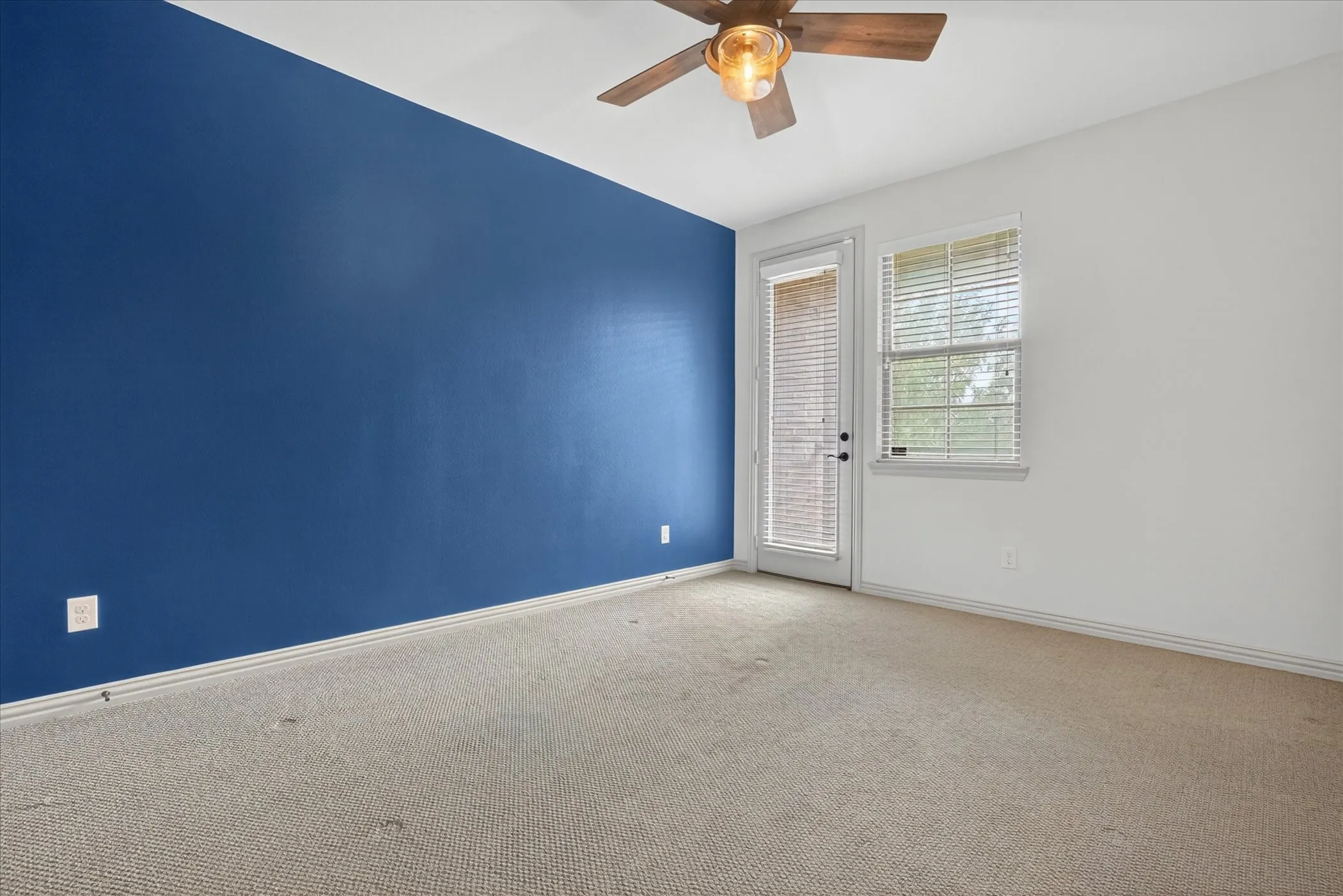 Townhouse For Sale in Collin County , 7004 Huckleberry Drive, Mc Kinney, Texas 75070, 2 Bedroom, 3 Bathroom, 2 Garage spaces, 1,526 Sqft, built in 2017, mls#21291170, Real Estate Agent in Mc Kinney, Homes For Sale in Collin county, Homes For Sale in Mc Kinney, Realtor in Mc Kinney Texas, Real Estate Brokerage Independent Realty Texas, Luminita Cordes Realtor