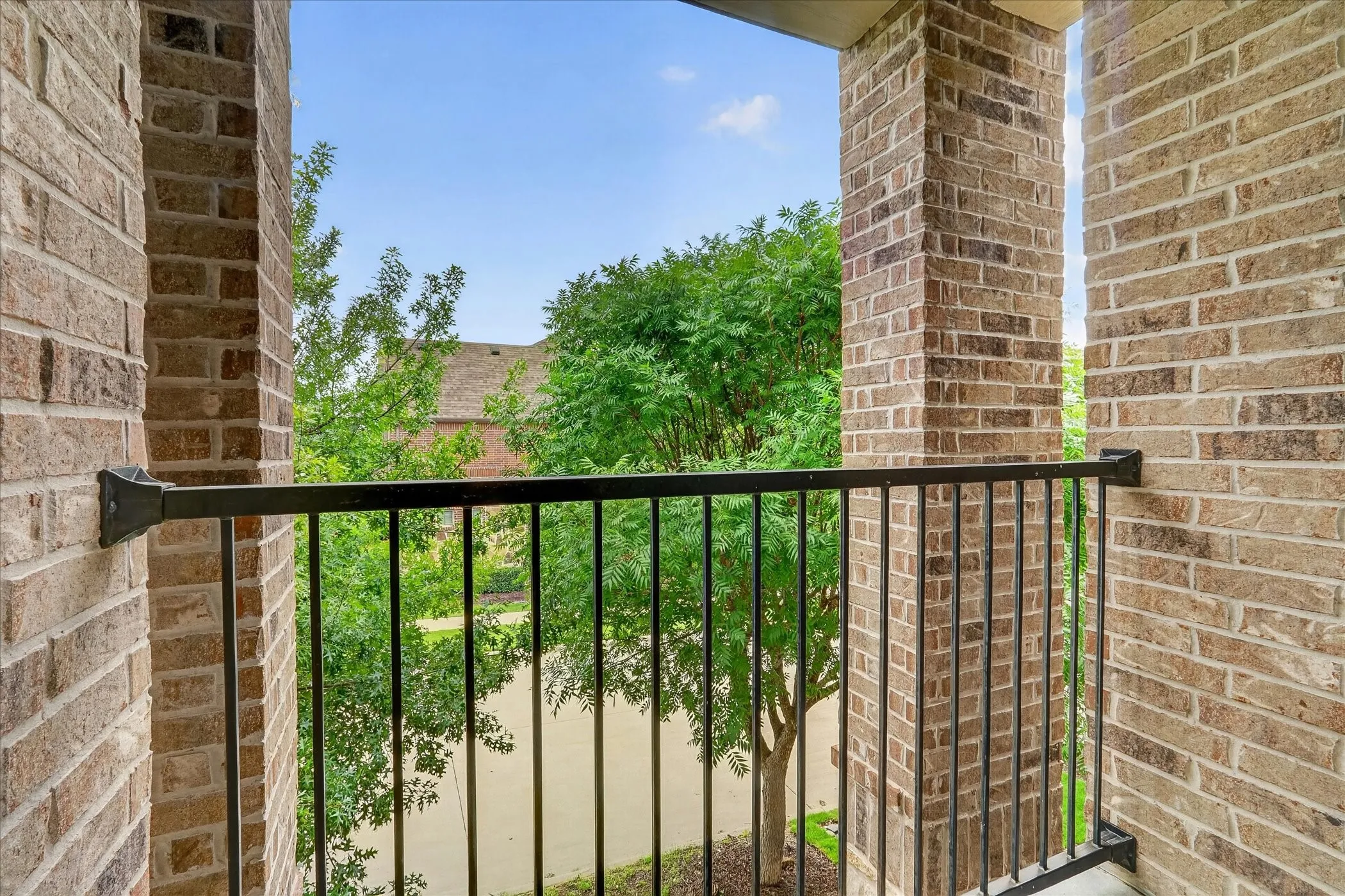 Townhouse For Sale in Collin County , 7004 Huckleberry Drive, Mc Kinney, Texas 75070, 2 Bedroom, 3 Bathroom, 2 Garage spaces, 1,526 Sqft, built in 2017, mls#21291170, Real Estate Agent in Mc Kinney, Homes For Sale in Collin county, Homes For Sale in Mc Kinney, Realtor in Mc Kinney Texas, Real Estate Brokerage Independent Realty Texas, Luminita Cordes Realtor