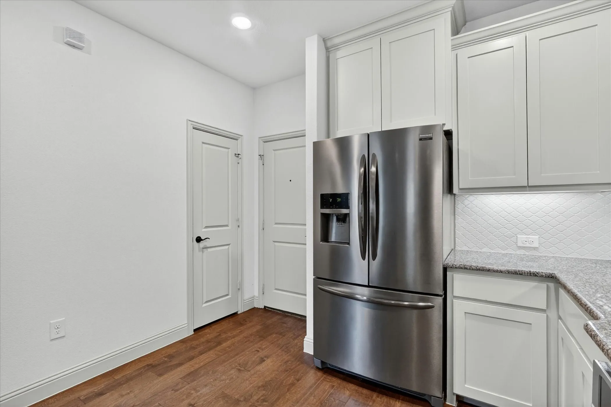 Townhouse For Sale in Collin County , 7004 Huckleberry Drive, Mc Kinney, Texas 75070, 2 Bedroom, 3 Bathroom, 2 Garage spaces, 1,526 Sqft, built in 2017, mls#21291170, Real Estate Agent in Mc Kinney, Homes For Sale in Collin county, Homes For Sale in Mc Kinney, Realtor in Mc Kinney Texas, Real Estate Brokerage Independent Realty Texas, Luminita Cordes Realtor