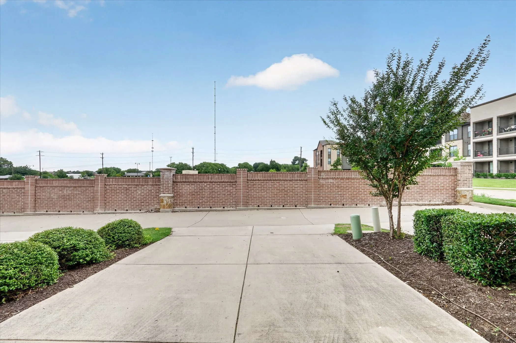 Townhouse For Sale in Collin County , 7004 Huckleberry Drive, Mc Kinney, Texas 75070, 2 Bedroom, 3 Bathroom, 2 Garage spaces, 1,526 Sqft, built in 2017, mls#21291170, Real Estate Agent in Mc Kinney, Homes For Sale in Collin county, Homes For Sale in Mc Kinney, Realtor in Mc Kinney Texas, Real Estate Brokerage Independent Realty Texas, Luminita Cordes Realtor