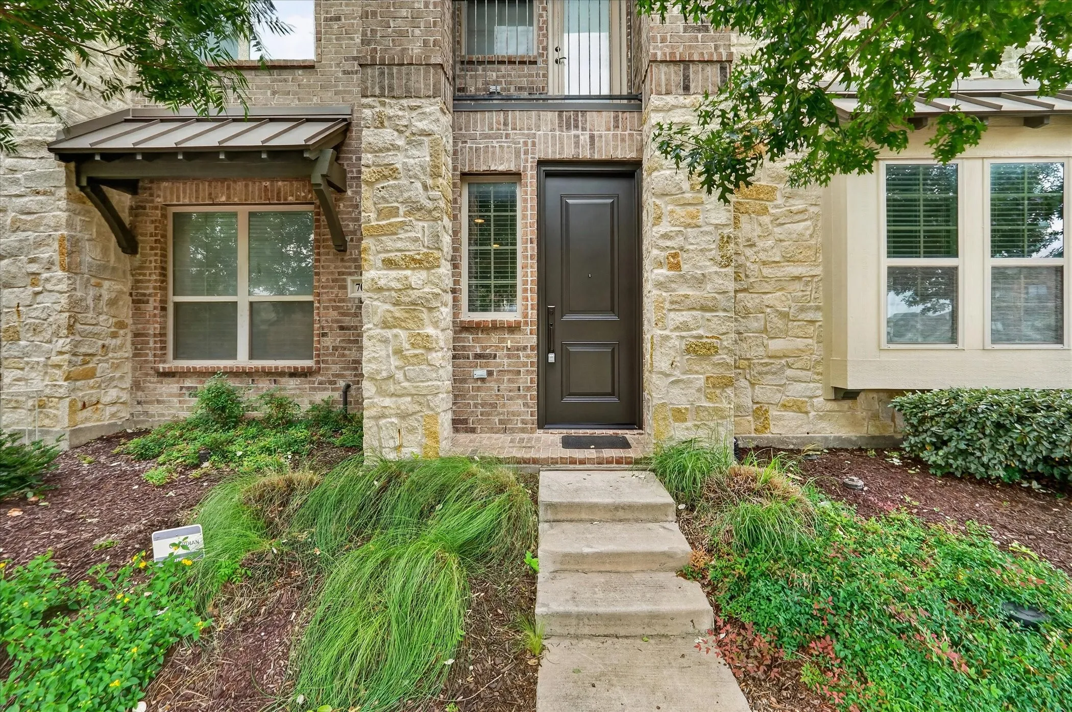 Townhouse For Sale in Collin County , 7004 Huckleberry Drive, Mc Kinney, Texas 75070, 2 Bedroom, 3 Bathroom, 2 Garage spaces, 1,526 Sqft, built in 2017, mls#21291170, Real Estate Agent in Mc Kinney, Homes For Sale in Collin county, Homes For Sale in Mc Kinney, Realtor in Mc Kinney Texas, Real Estate Brokerage Independent Realty Texas, Luminita Cordes Realtor