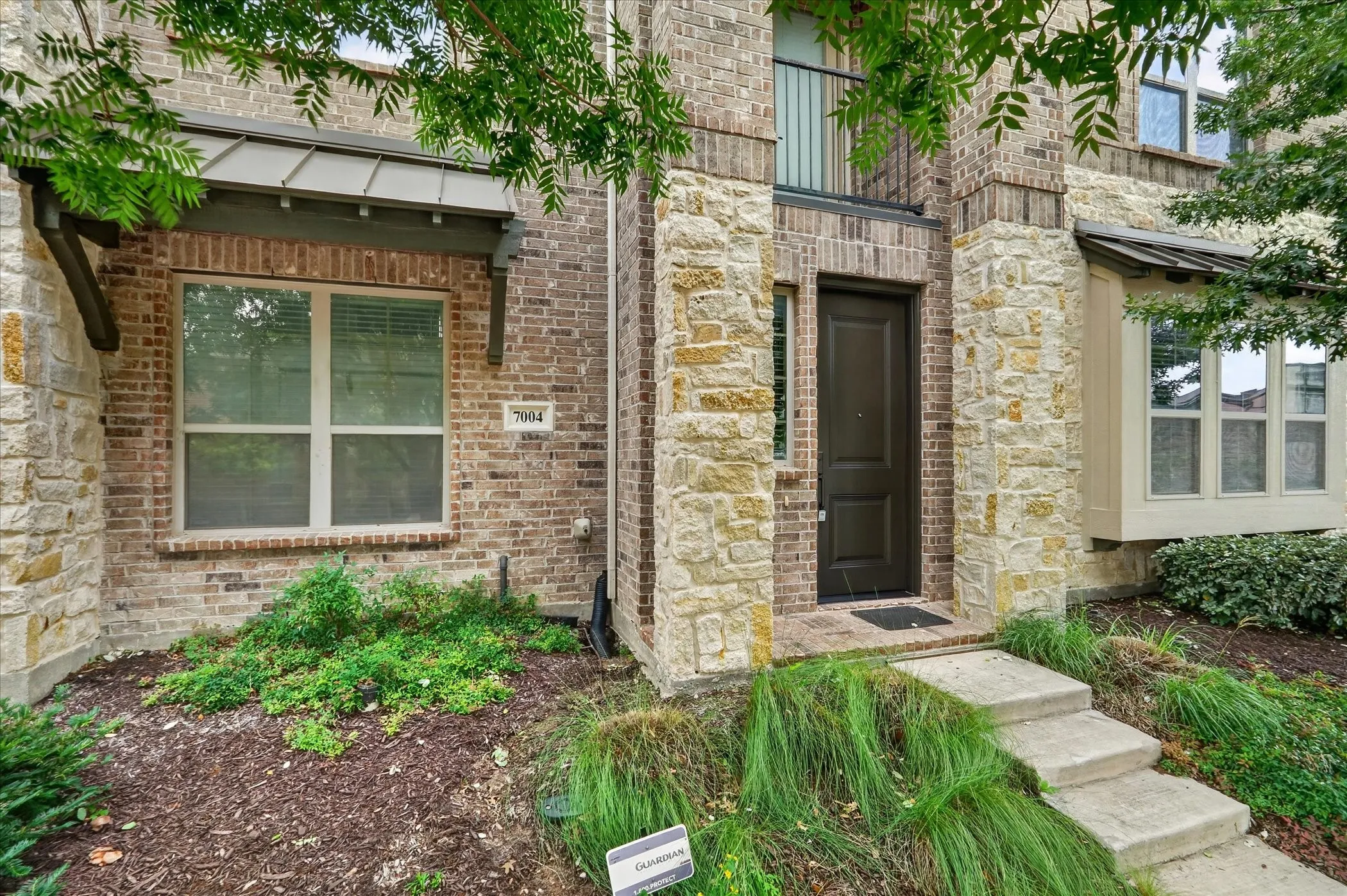 Townhouse For Sale in Collin County , 7004 Huckleberry Drive, Mc Kinney, Texas 75070, 2 Bedroom, 3 Bathroom, 2 Garage spaces, 1,526 Sqft, built in 2017, mls#21291170, Real Estate Agent in Mc Kinney, Homes For Sale in Collin county, Homes For Sale in Mc Kinney, Realtor in Mc Kinney Texas, Real Estate Brokerage Independent Realty Texas, Luminita Cordes Realtor