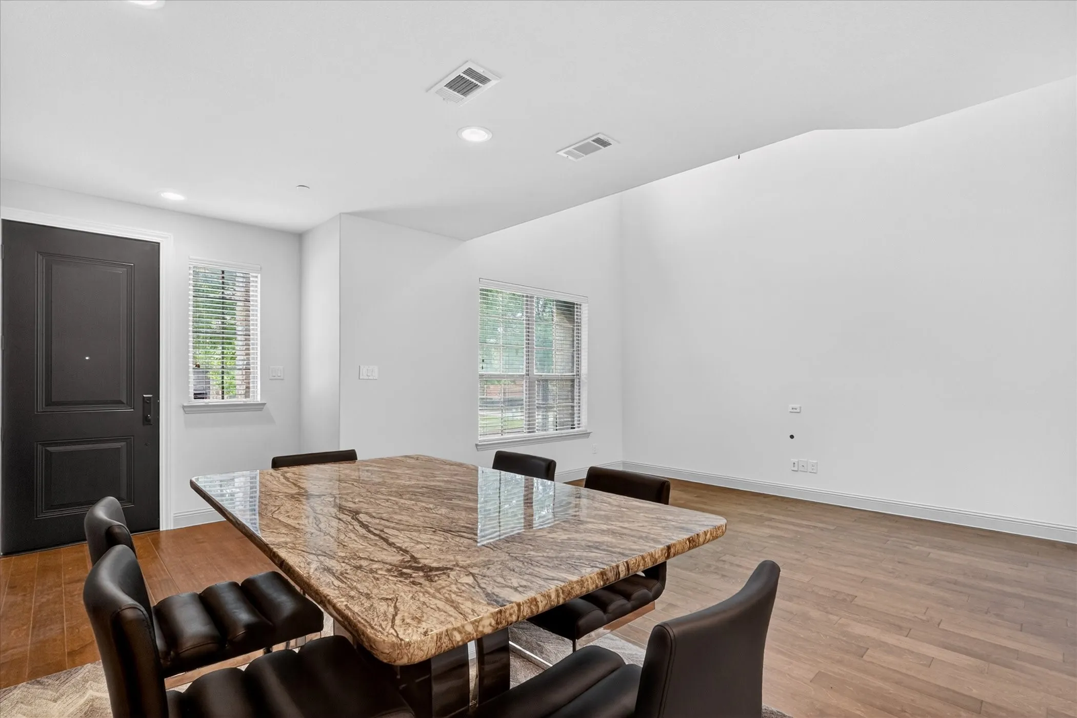 Townhouse For Sale in Collin County , 7004 Huckleberry Drive, Mc Kinney, Texas 75070, 2 Bedroom, 3 Bathroom, 2 Garage spaces, 1,526 Sqft, built in 2017, mls#21291170, Real Estate Agent in Mc Kinney, Homes For Sale in Collin county, Homes For Sale in Mc Kinney, Realtor in Mc Kinney Texas, Real Estate Brokerage Independent Realty Texas, Luminita Cordes Realtor