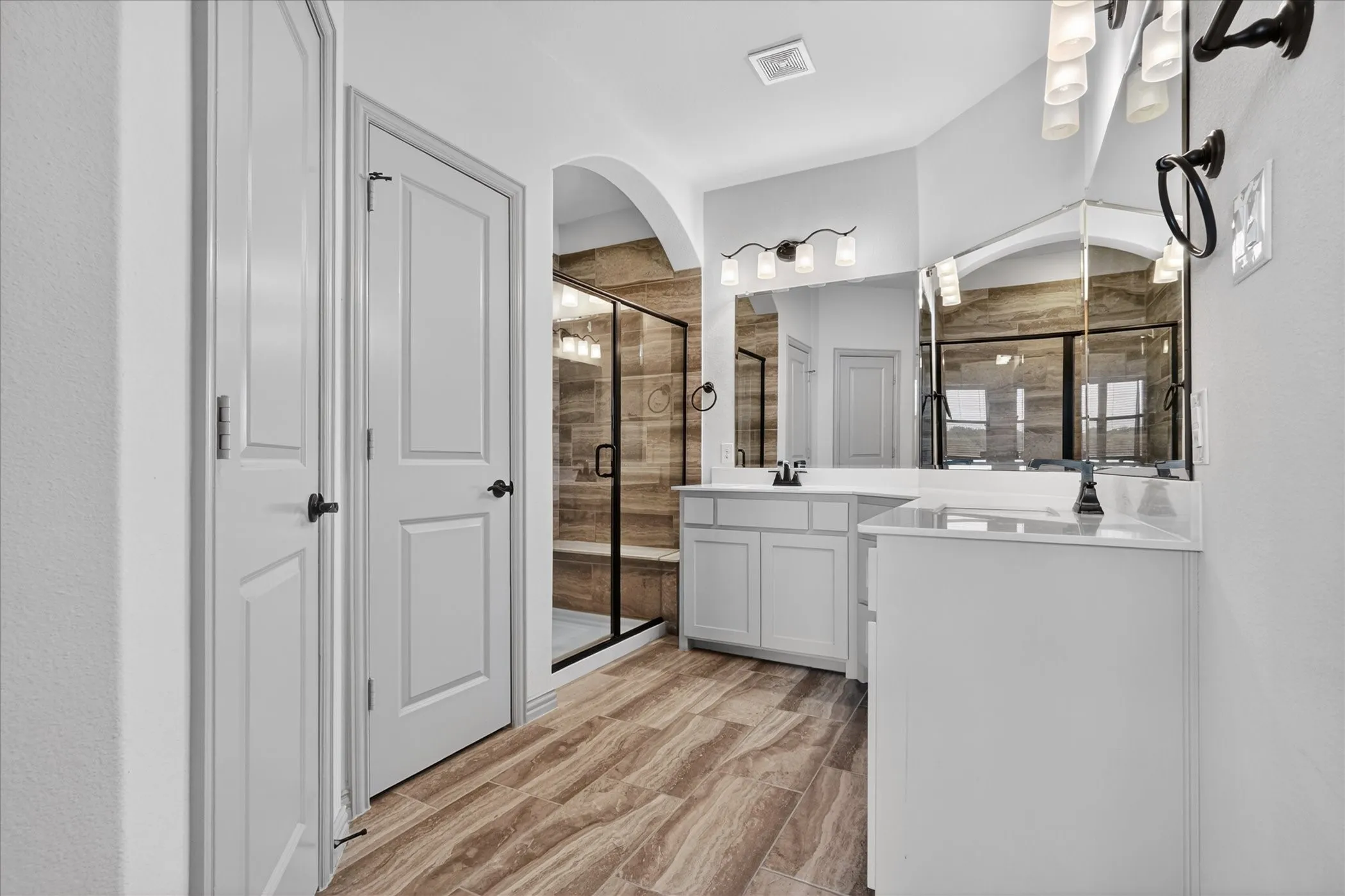 Townhouse For Sale in Collin County , 7004 Huckleberry Drive, Mc Kinney, Texas 75070, 2 Bedroom, 3 Bathroom, 2 Garage spaces, 1,526 Sqft, built in 2017, mls#21291170, Real Estate Agent in Mc Kinney, Homes For Sale in Collin county, Homes For Sale in Mc Kinney, Realtor in Mc Kinney Texas, Real Estate Brokerage Independent Realty Texas, Luminita Cordes Realtor