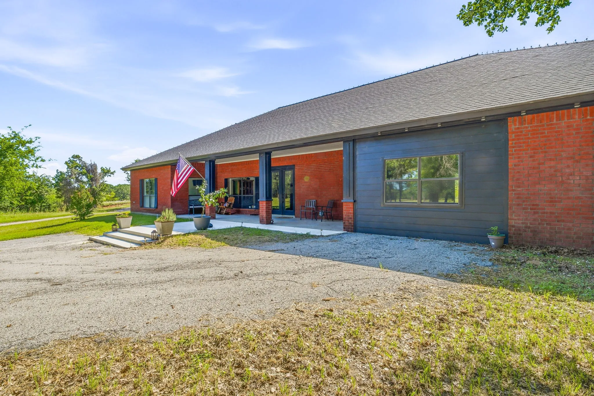 Single Family Residence For Sale in Erath County , 1015 County Road 134, Stephenville, Texas 76401, 3 Bedroom, 3 Bathroom, Garage spaces, 2,822 Sqft, built in 1999, Price $1,399,900, mls#21289998, Real Estate Agent in Stephenville, Homes For Sale in Erath county, Homes For Sale in Stephenville, Realtor in Stephenville Texas, Real Estate Brokerage Independent Realty Texas, Luminita Cordes Realtor