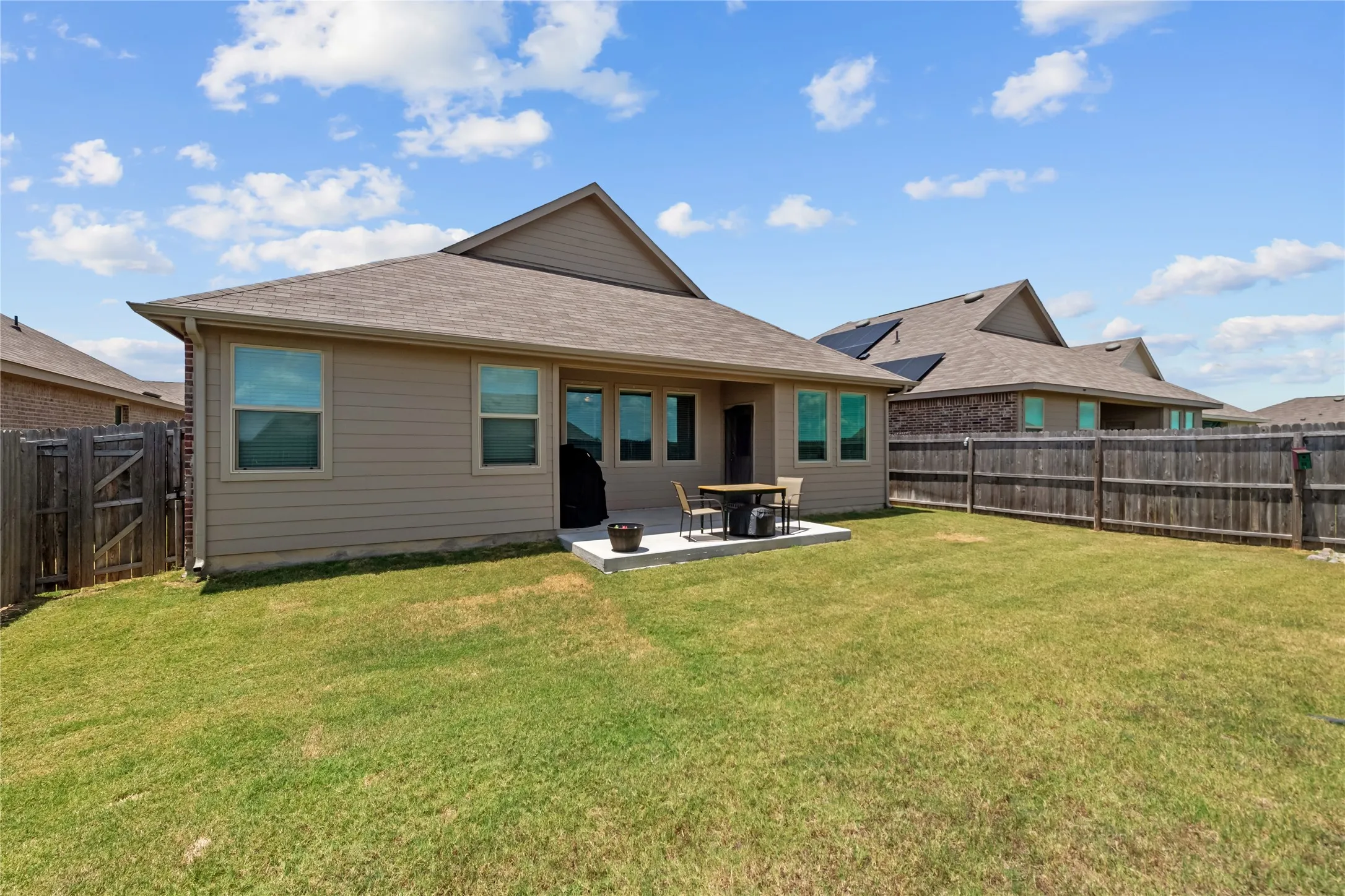 Single Family Residence For Sale in Tarrant County , 6912 Waterloo Lane, Fort Worth, Texas 76179, 4 Bedroom, 2 Bathroom, 2 Garage spaces, 1,924 Sqft, built in 2021, mls#21291502, Real Estate Agent in Fort Worth, Homes For Sale in Tarrant county, Homes For Sale in Fort Worth, Realtor in Fort Worth Texas, Real Estate Brokerage Independent Realty Texas, Luminita Cordes Realtor