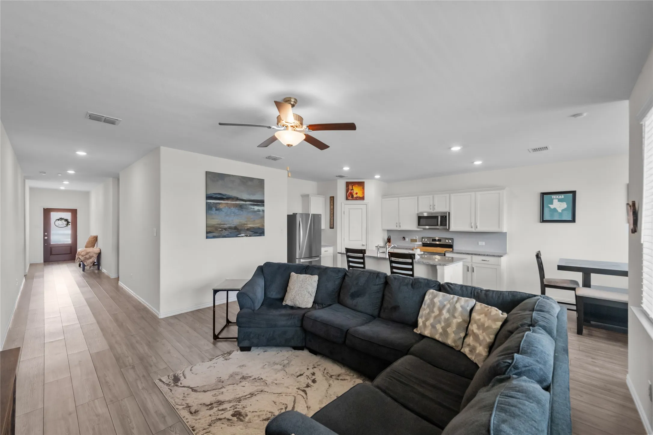 Single Family Residence For Sale in Tarrant County , 6912 Waterloo Lane, Fort Worth, Texas 76179, 4 Bedroom, 2 Bathroom, 2 Garage spaces, 1,924 Sqft, built in 2021, mls#21291502, Real Estate Agent in Fort Worth, Homes For Sale in Tarrant county, Homes For Sale in Fort Worth, Realtor in Fort Worth Texas, Real Estate Brokerage Independent Realty Texas, Luminita Cordes Realtor