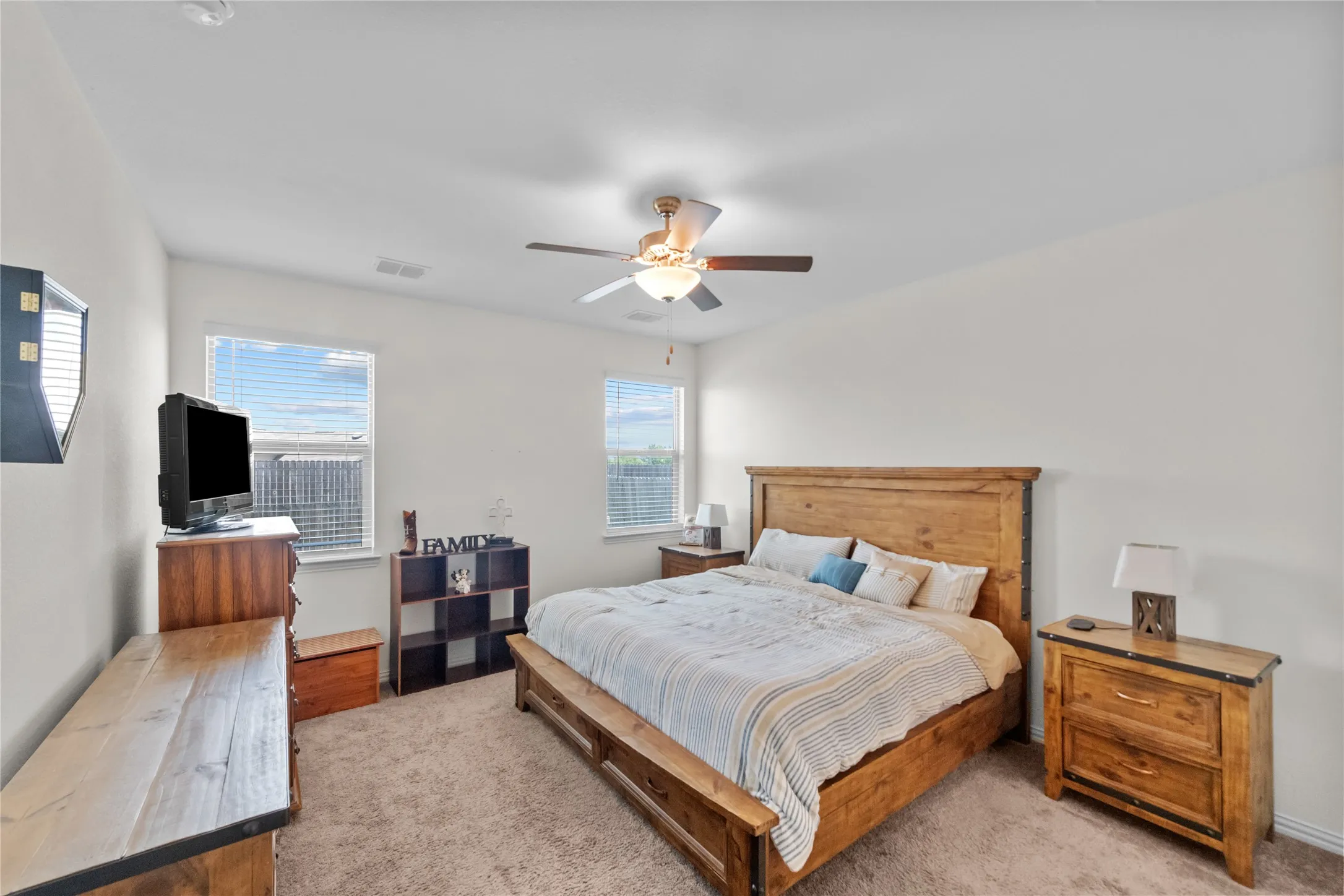 Single Family Residence For Sale in Tarrant County , 6912 Waterloo Lane, Fort Worth, Texas 76179, 4 Bedroom, 2 Bathroom, 2 Garage spaces, 1,924 Sqft, built in 2021, mls#21291502, Real Estate Agent in Fort Worth, Homes For Sale in Tarrant county, Homes For Sale in Fort Worth, Realtor in Fort Worth Texas, Real Estate Brokerage Independent Realty Texas, Luminita Cordes Realtor