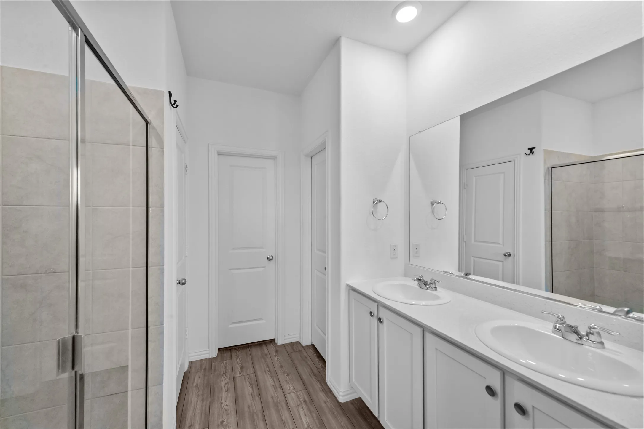 Single Family Residence For Sale in Tarrant County , 6912 Waterloo Lane, Fort Worth, Texas 76179, 4 Bedroom, 2 Bathroom, 2 Garage spaces, 1,924 Sqft, built in 2021, mls#21291502, Real Estate Agent in Fort Worth, Homes For Sale in Tarrant county, Homes For Sale in Fort Worth, Realtor in Fort Worth Texas, Real Estate Brokerage Independent Realty Texas, Luminita Cordes Realtor