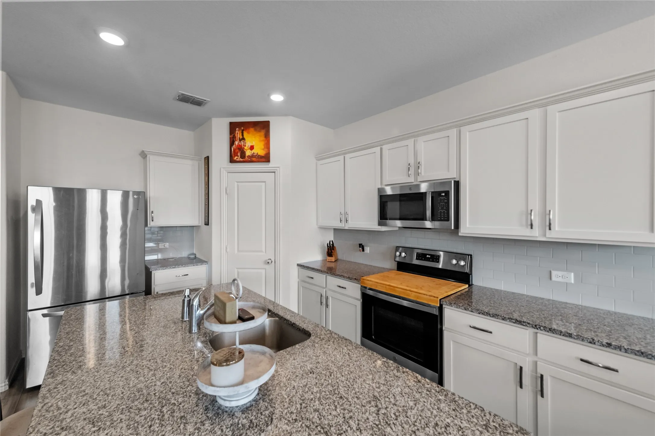 Single Family Residence For Sale in Tarrant County , 6912 Waterloo Lane, Fort Worth, Texas 76179, 4 Bedroom, 2 Bathroom, 2 Garage spaces, 1,924 Sqft, built in 2021, mls#21291502, Real Estate Agent in Fort Worth, Homes For Sale in Tarrant county, Homes For Sale in Fort Worth, Realtor in Fort Worth Texas, Real Estate Brokerage Independent Realty Texas, Luminita Cordes Realtor
