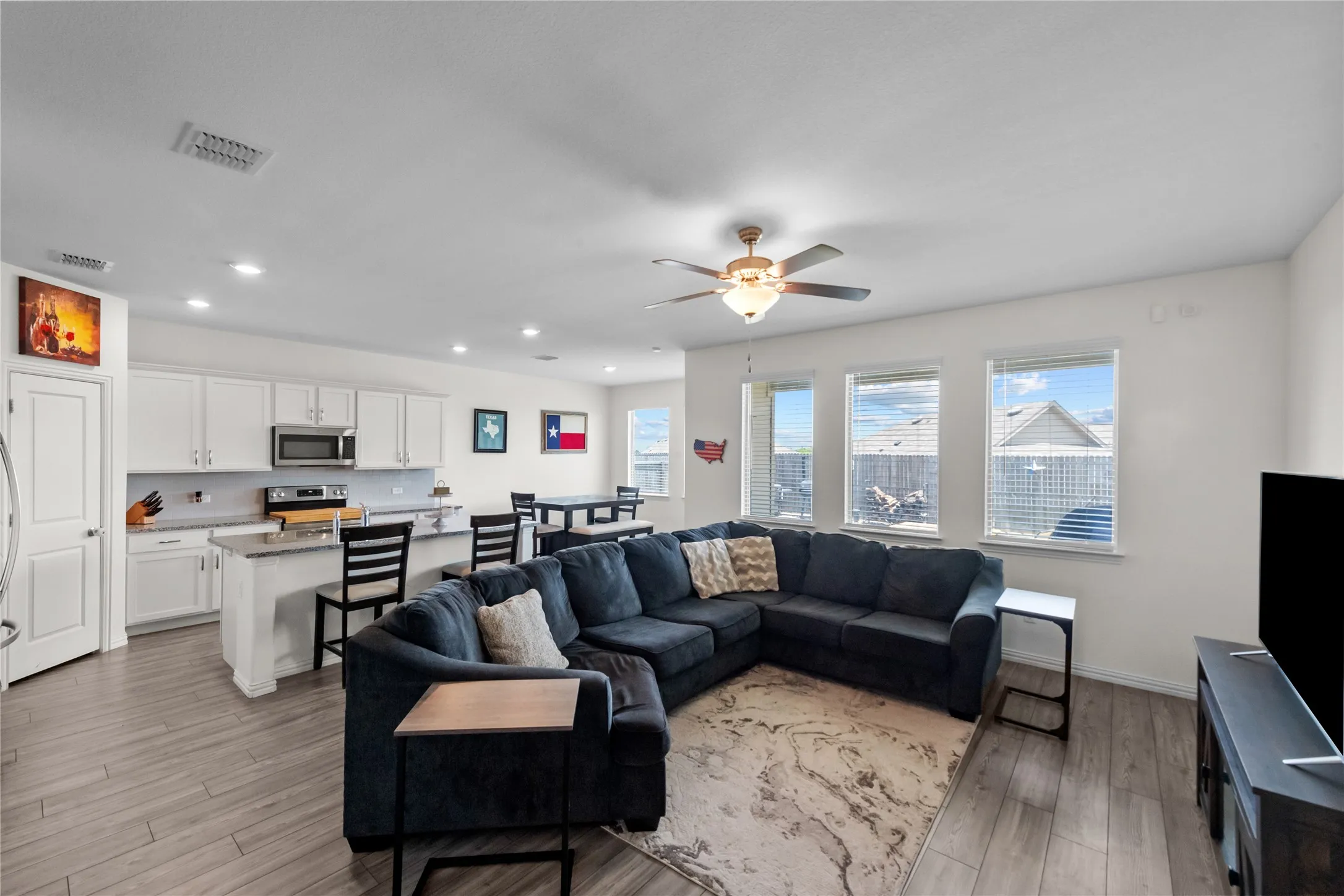 Single Family Residence For Sale in Tarrant County , 6912 Waterloo Lane, Fort Worth, Texas 76179, 4 Bedroom, 2 Bathroom, 2 Garage spaces, 1,924 Sqft, built in 2021, mls#21291502, Real Estate Agent in Fort Worth, Homes For Sale in Tarrant county, Homes For Sale in Fort Worth, Realtor in Fort Worth Texas, Real Estate Brokerage Independent Realty Texas, Luminita Cordes Realtor