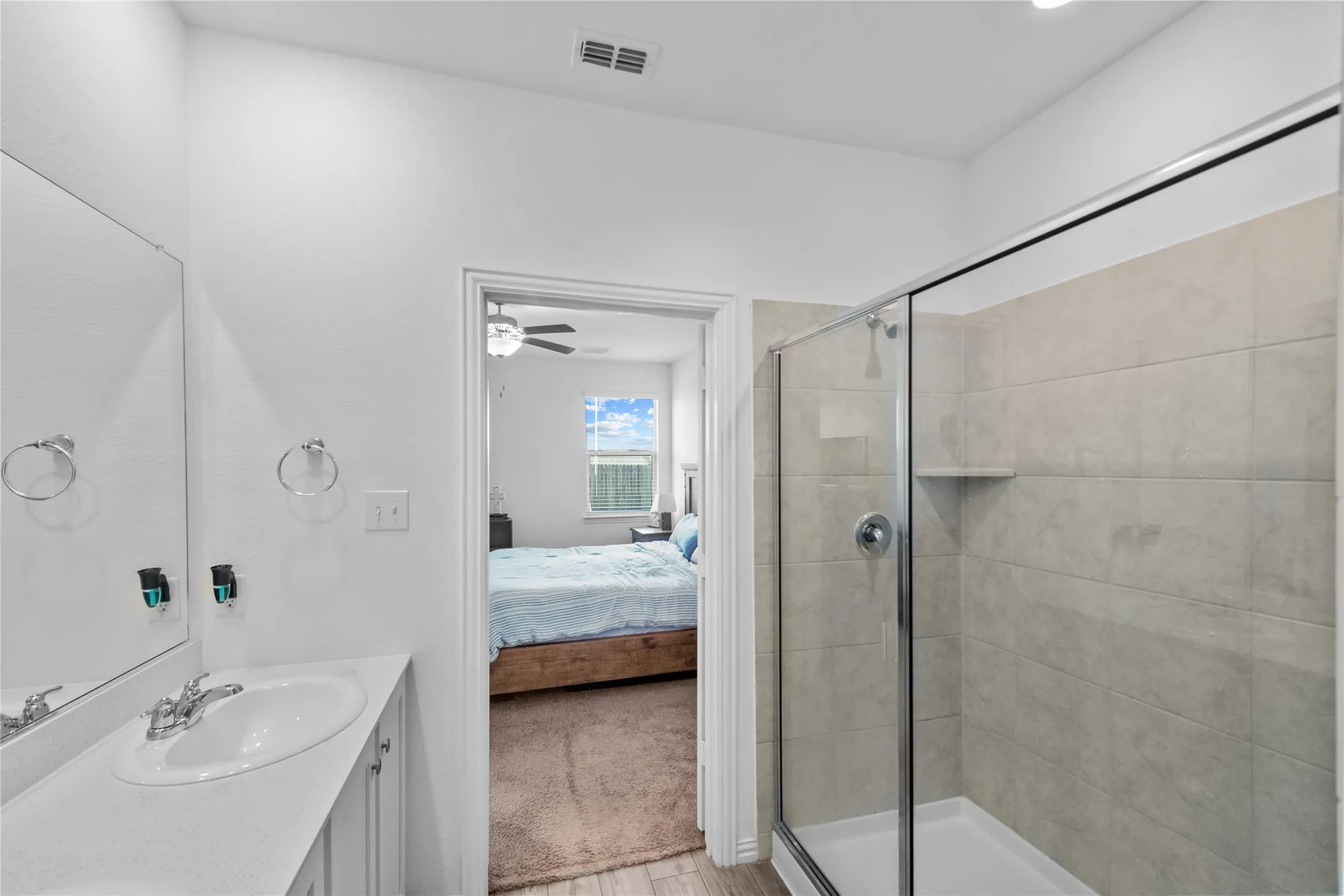 Single Family Residence For Sale in Tarrant County , 6912 Waterloo Lane, Fort Worth, Texas 76179, 4 Bedroom, 2 Bathroom, 2 Garage spaces, 1,924 Sqft, built in 2021, mls#21291502, Real Estate Agent in Fort Worth, Homes For Sale in Tarrant county, Homes For Sale in Fort Worth, Realtor in Fort Worth Texas, Real Estate Brokerage Independent Realty Texas, Luminita Cordes Realtor
