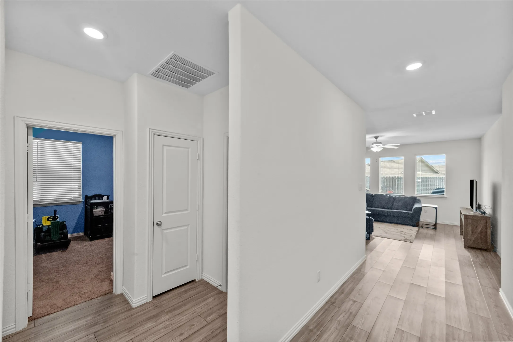 Single Family Residence For Sale in Tarrant County , 6912 Waterloo Lane, Fort Worth, Texas 76179, 4 Bedroom, 2 Bathroom, 2 Garage spaces, 1,924 Sqft, built in 2021, mls#21291502, Real Estate Agent in Fort Worth, Homes For Sale in Tarrant county, Homes For Sale in Fort Worth, Realtor in Fort Worth Texas, Real Estate Brokerage Independent Realty Texas, Luminita Cordes Realtor