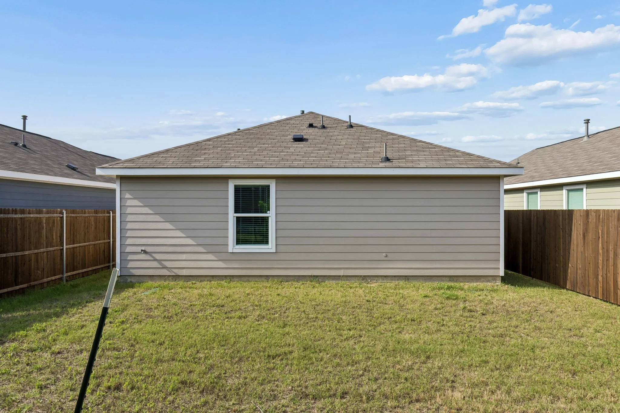 Single Family Residence For Sale in Collin County , 3712 Esperanza Street, Mc Kinney, Texas 75071, 3 Bedroom, 2 Bathroom, 2 Garage spaces, 1,262 Sqft, built in 2023, mls#21287163, Real Estate Agent in Mc Kinney, Homes For Sale in Collin county, Homes For Sale in Mc Kinney, Realtor in Mc Kinney Texas, Real Estate Brokerage Independent Realty Texas, Luminita Cordes Realtor