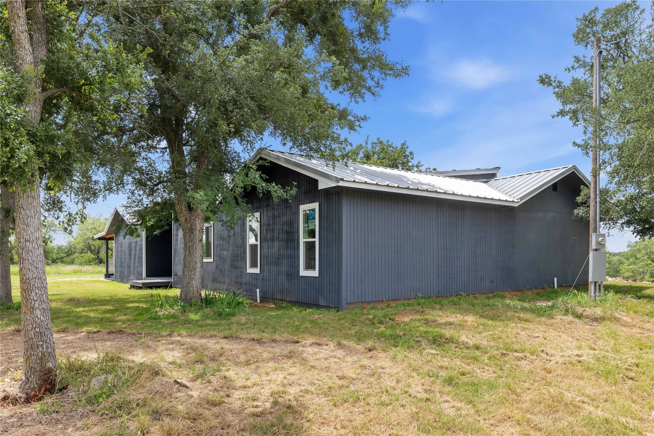 Single Family Residence For Sale in Brown County , 14001 Highway 377 S, Brookesmith, Texas 76827, 3 Bedrooms, 3 Bathrooms, Garage spaces, 2,708 Sqft, built in 1991, Price $465,000, mls#21291505, Real Estate Agent in Brookesmith, Homes For Sale in Brown county, Homes For Sale in Brookesmith, Realtor in Brookesmith Texas, Real Estate Brokerage Independent Realty Texas, Luminita Cordes Realtor