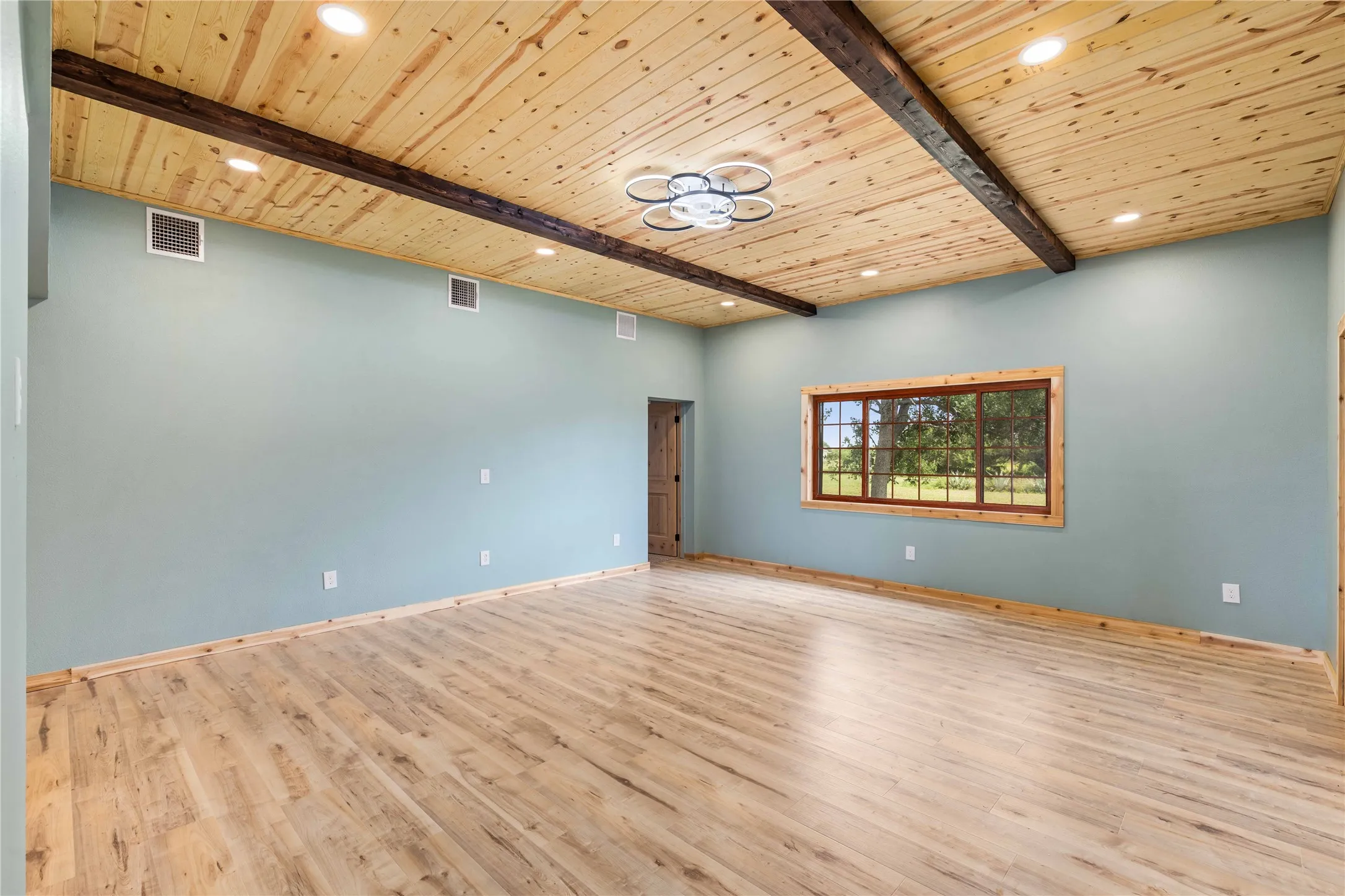 Single Family Residence For Sale in Brown County , 14001 Highway 377 S, Brookesmith, Texas 76827, 3 Bedrooms, 3 Bathrooms, Garage spaces, 2,708 Sqft, built in 1991, Price $465,000, mls#21291505, Real Estate Agent in Brookesmith, Homes For Sale in Brown county, Homes For Sale in Brookesmith, Realtor in Brookesmith Texas, Real Estate Brokerage Independent Realty Texas, Luminita Cordes Realtor