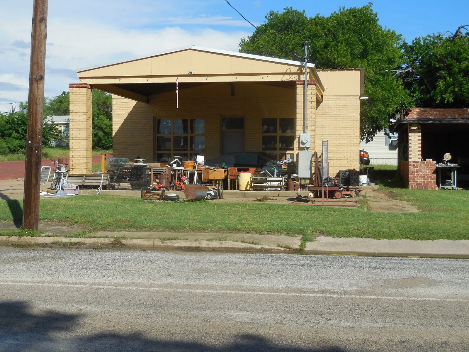 Business For Sale in Eastland County , 203 N Austin Street, Ranger, Texas 76470, 0, 0, Garage spaces, 0 Sqft, built in 1940, Price $70,000, mls#21291504, Real Estate Agent in Ranger, Homes For Sale in Eastland county, Homes For Sale in Ranger, Realtor in Ranger Texas, Real Estate Brokerage Independent Realty Texas, Luminita Cordes Realtor