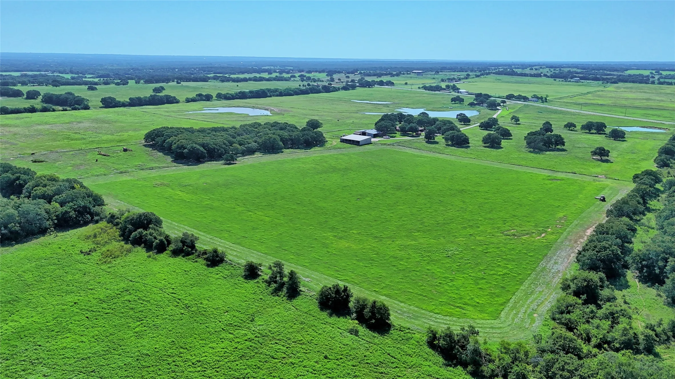 Farm For Sale in Montague County , 8752 Fm 1749, Sunset, Texas 76270, 3 Bedroom, 3 Bathroom, Garage spaces, 2,264 Sqft, built in 1973, mls#21291511, Real Estate Agent in Sunset, Homes For Sale in Montague county, Homes For Sale in Sunset, Realtor in Sunset Texas, Real Estate Brokerage Independent Realty Texas, Luminita Cordes Realtor