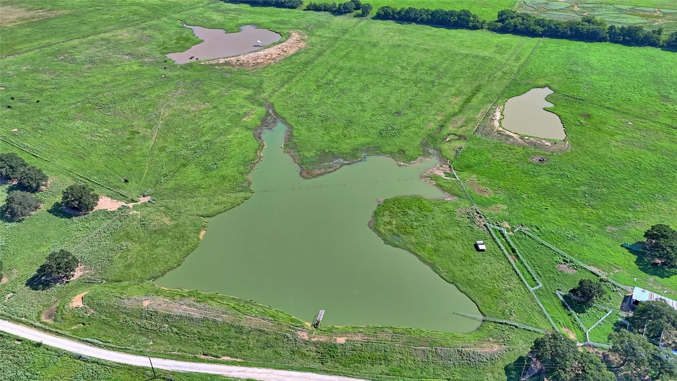Farm For Sale in Montague County , 8752 Fm 1749, Sunset, Texas 76270, 3 Bedroom, 3 Bathroom, Garage spaces, 2,264 Sqft, built in 1973, mls#21291511, Real Estate Agent in Sunset, Homes For Sale in Montague county, Homes For Sale in Sunset, Realtor in Sunset Texas, Real Estate Brokerage Independent Realty Texas, Luminita Cordes Realtor
