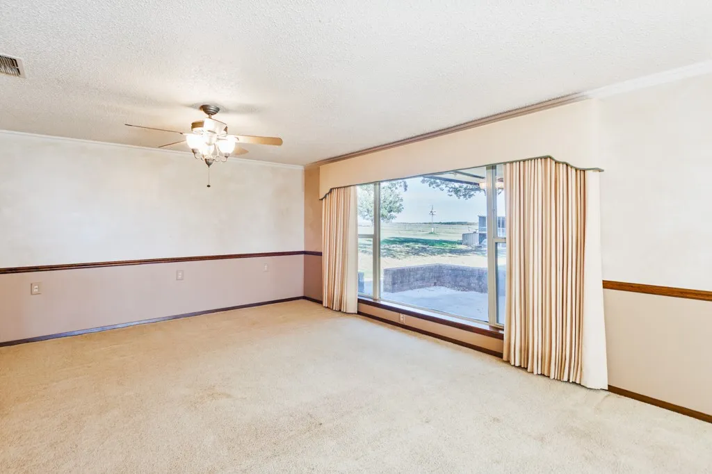 Farm For Sale in Montague County , 8752 Fm 1749, Sunset, Texas 76270, 3 Bedroom, 3 Bathroom, Garage spaces, 2,264 Sqft, built in 1973, mls#21291511, Real Estate Agent in Sunset, Homes For Sale in Montague county, Homes For Sale in Sunset, Realtor in Sunset Texas, Real Estate Brokerage Independent Realty Texas, Luminita Cordes Realtor